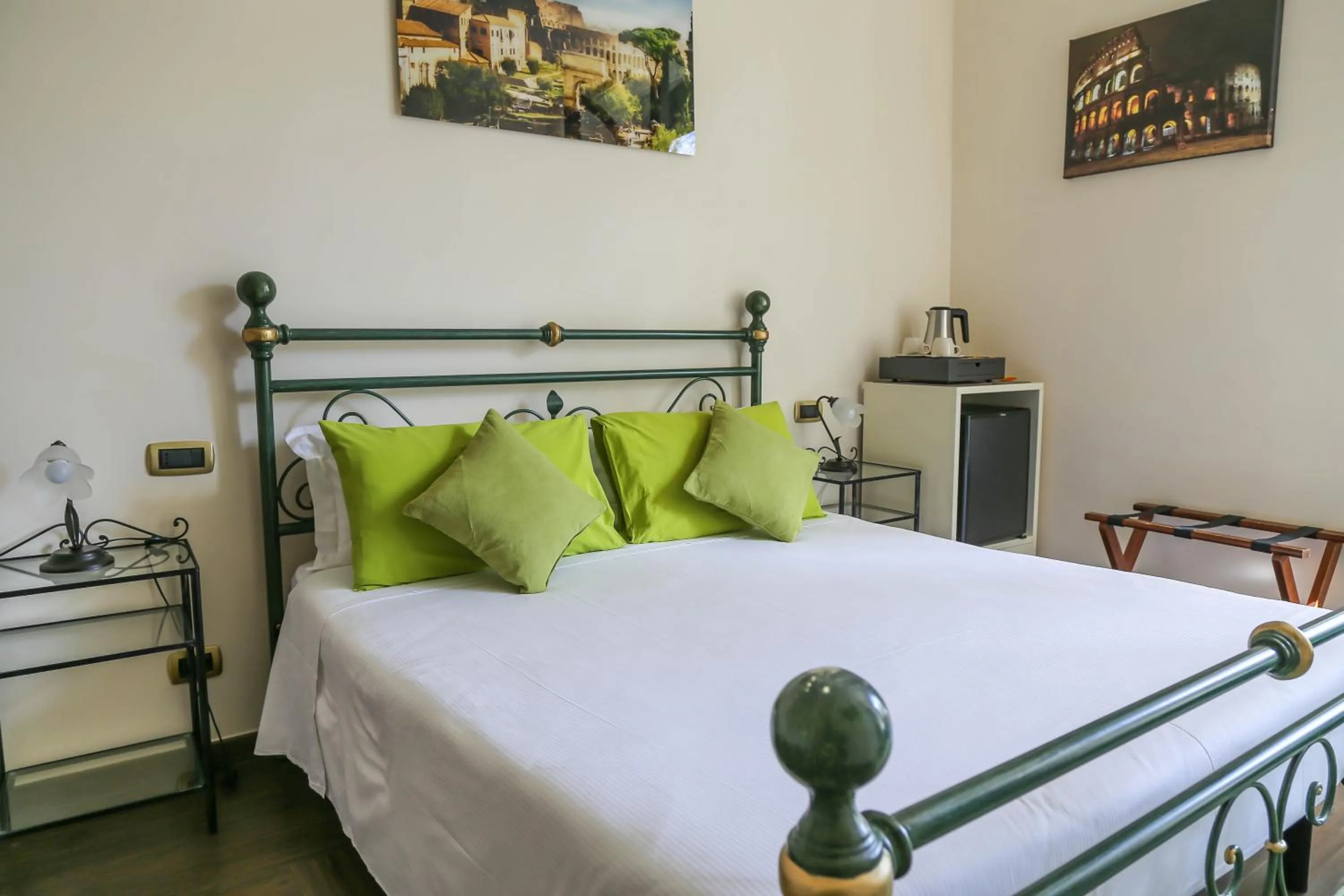 Bedroom, Bed in Villa Matissa