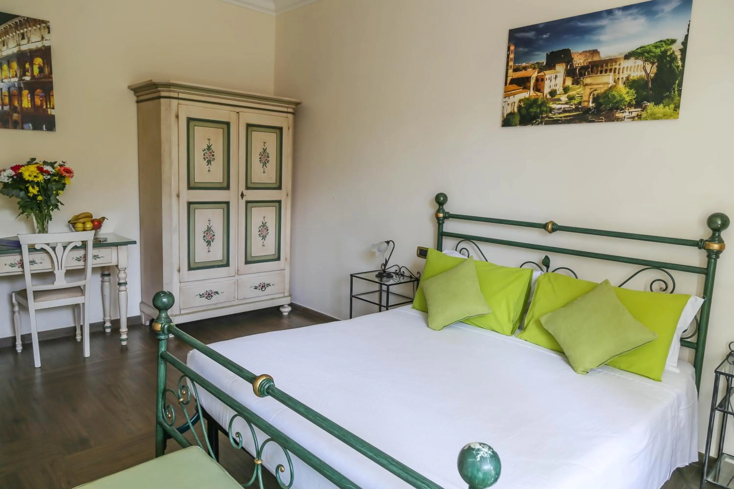 Bedroom, Bed in Villa Matissa