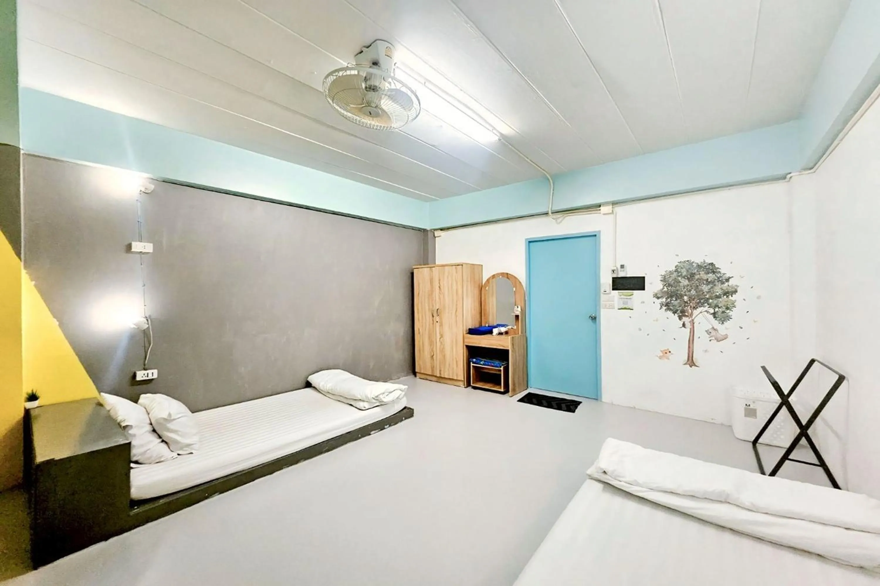 Bedroom, Bed in Me U Hostel