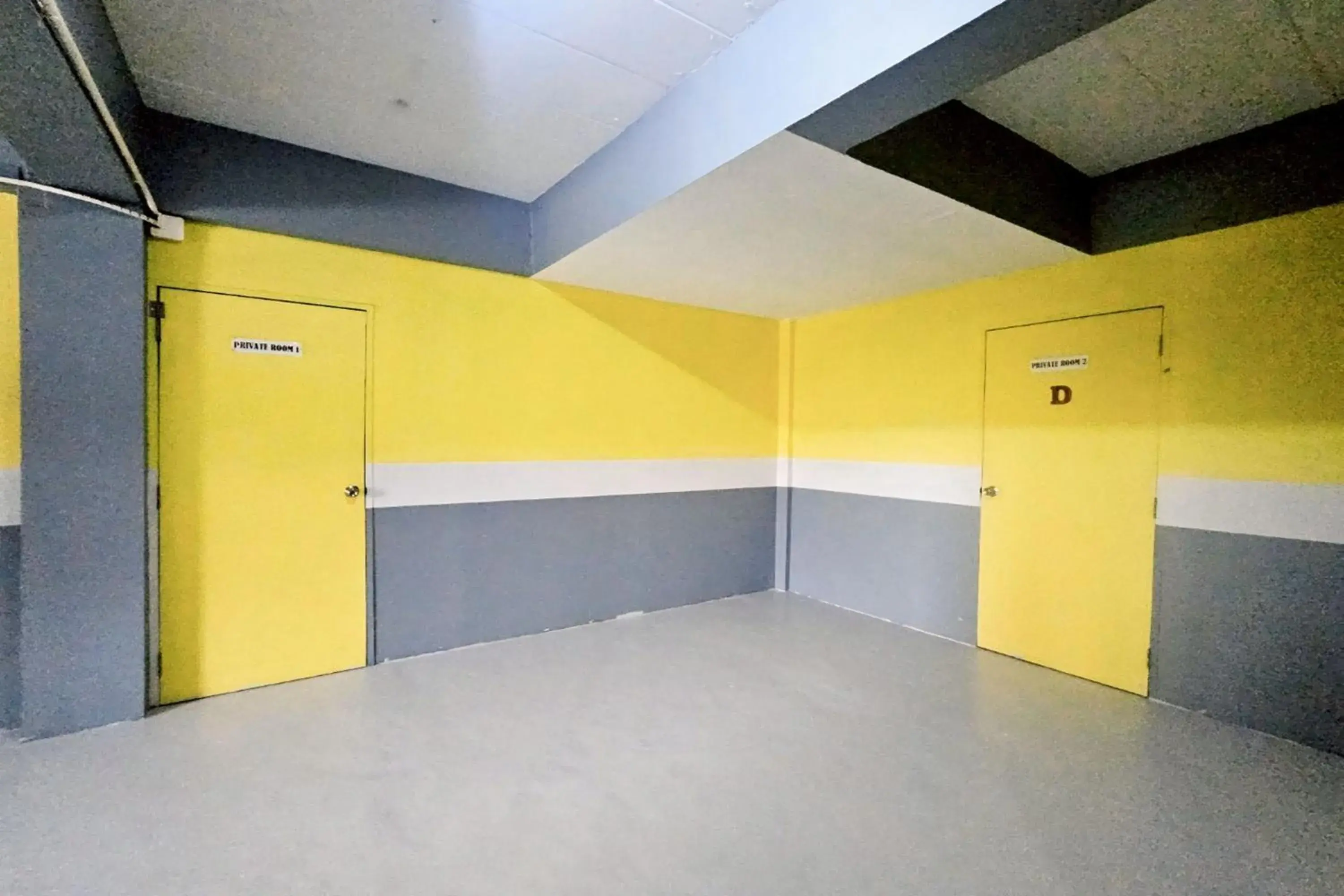 Property building in Me U Hostel Property building in Me U Hostel