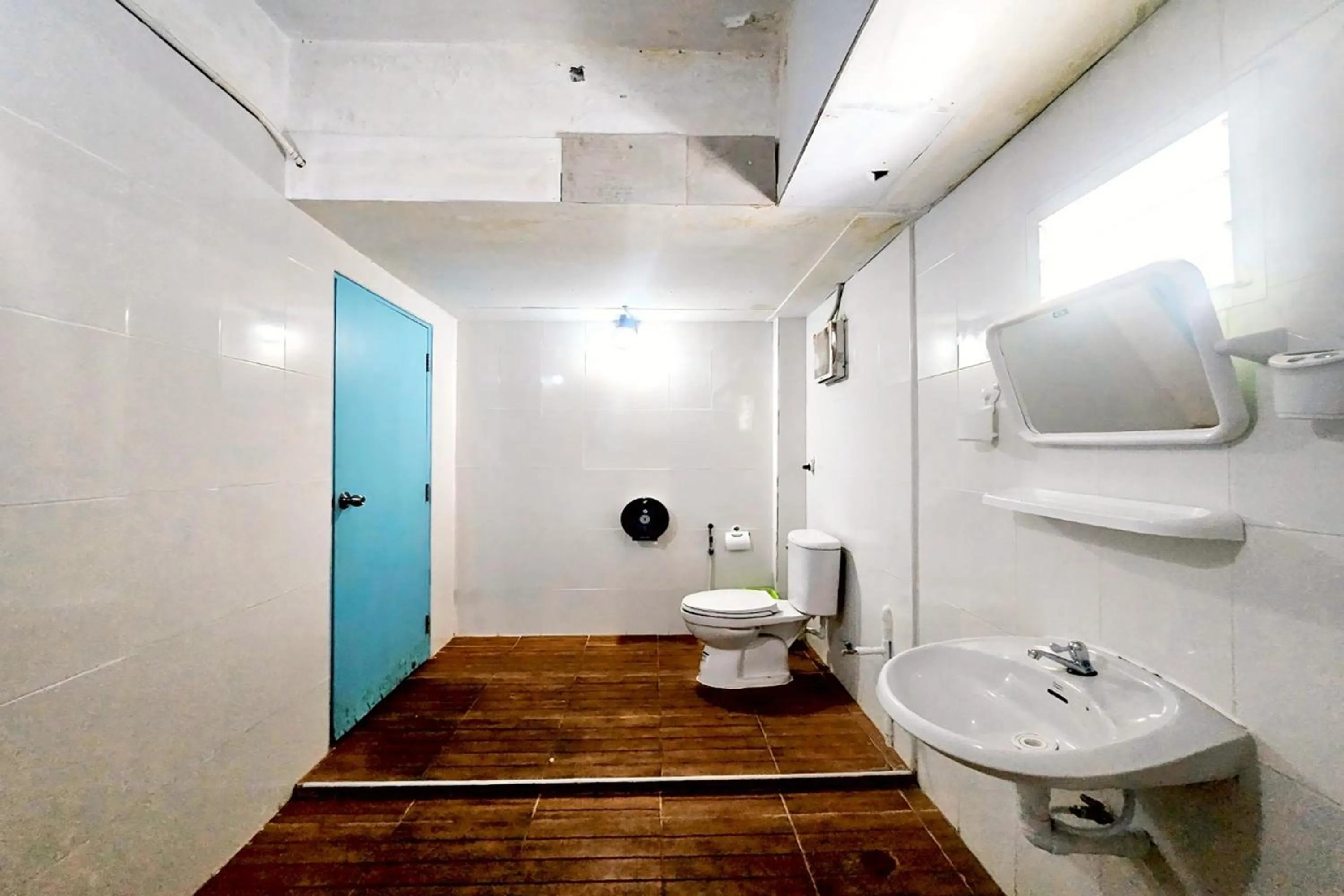 Bathroom in Me U Hostel