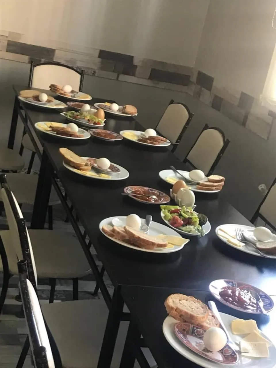 Communal kitchen in Arm Hostel