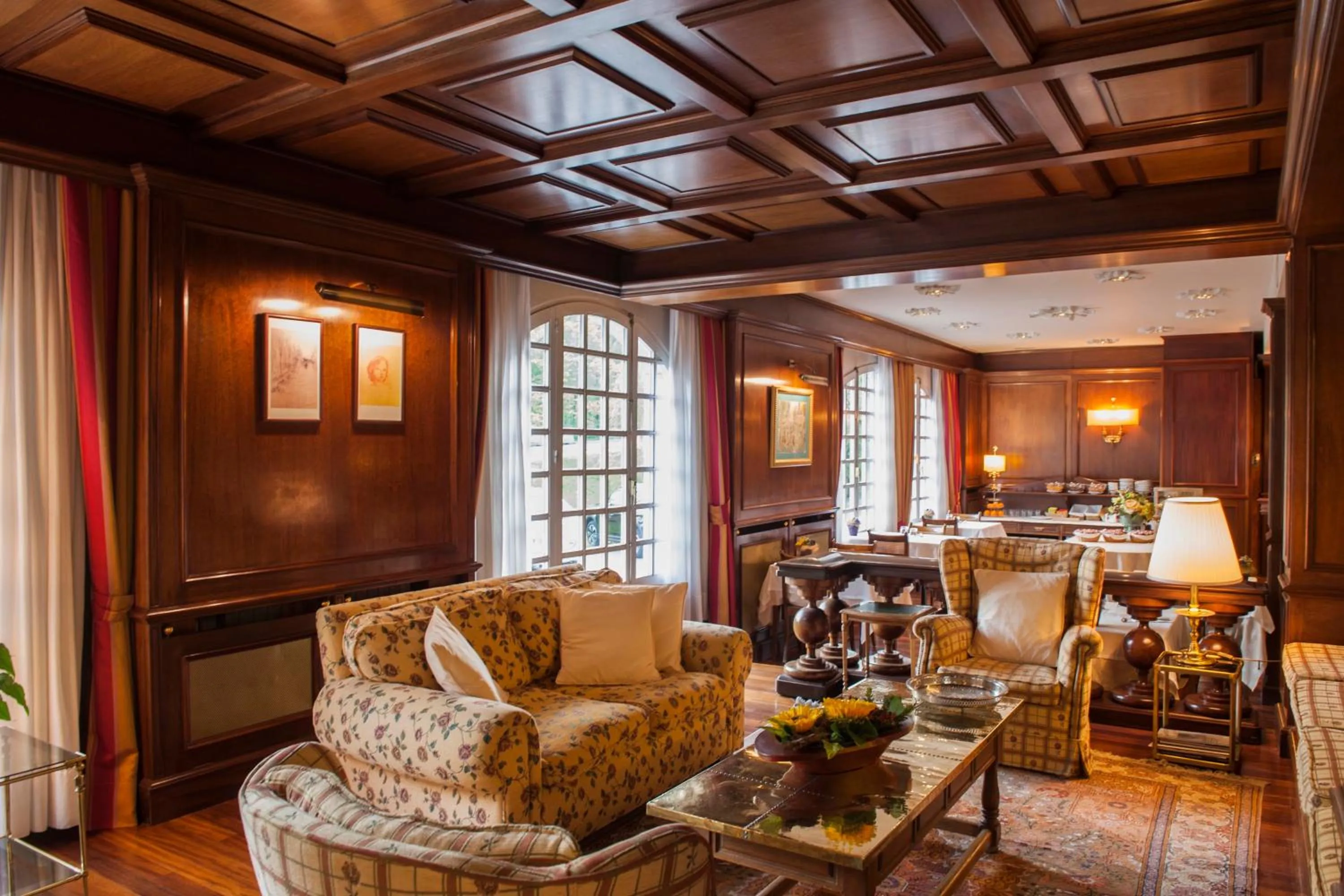 Seating area in Hotel Edelweiss