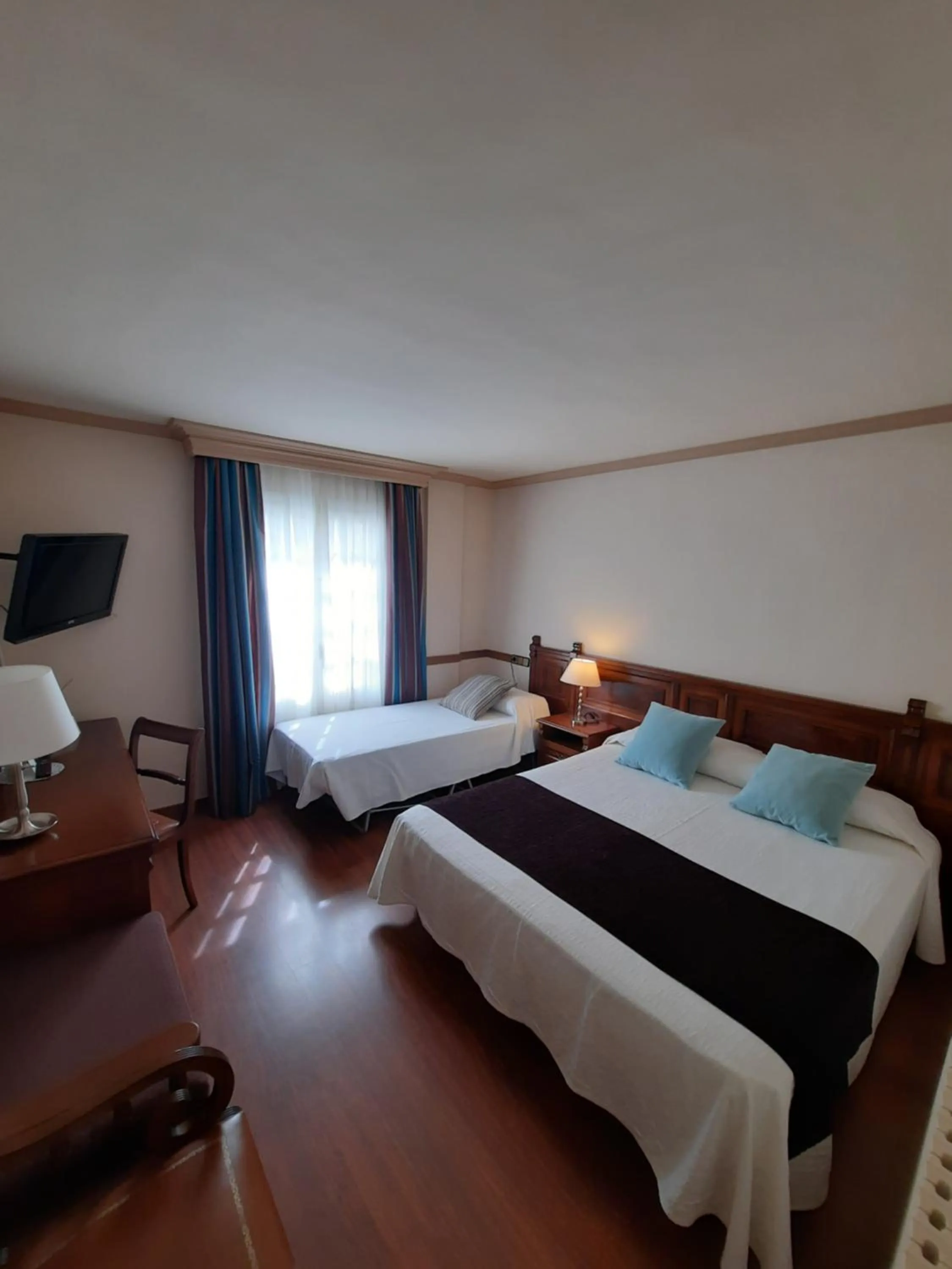 Photo of the whole room, Bed in Hotel Edelweiss