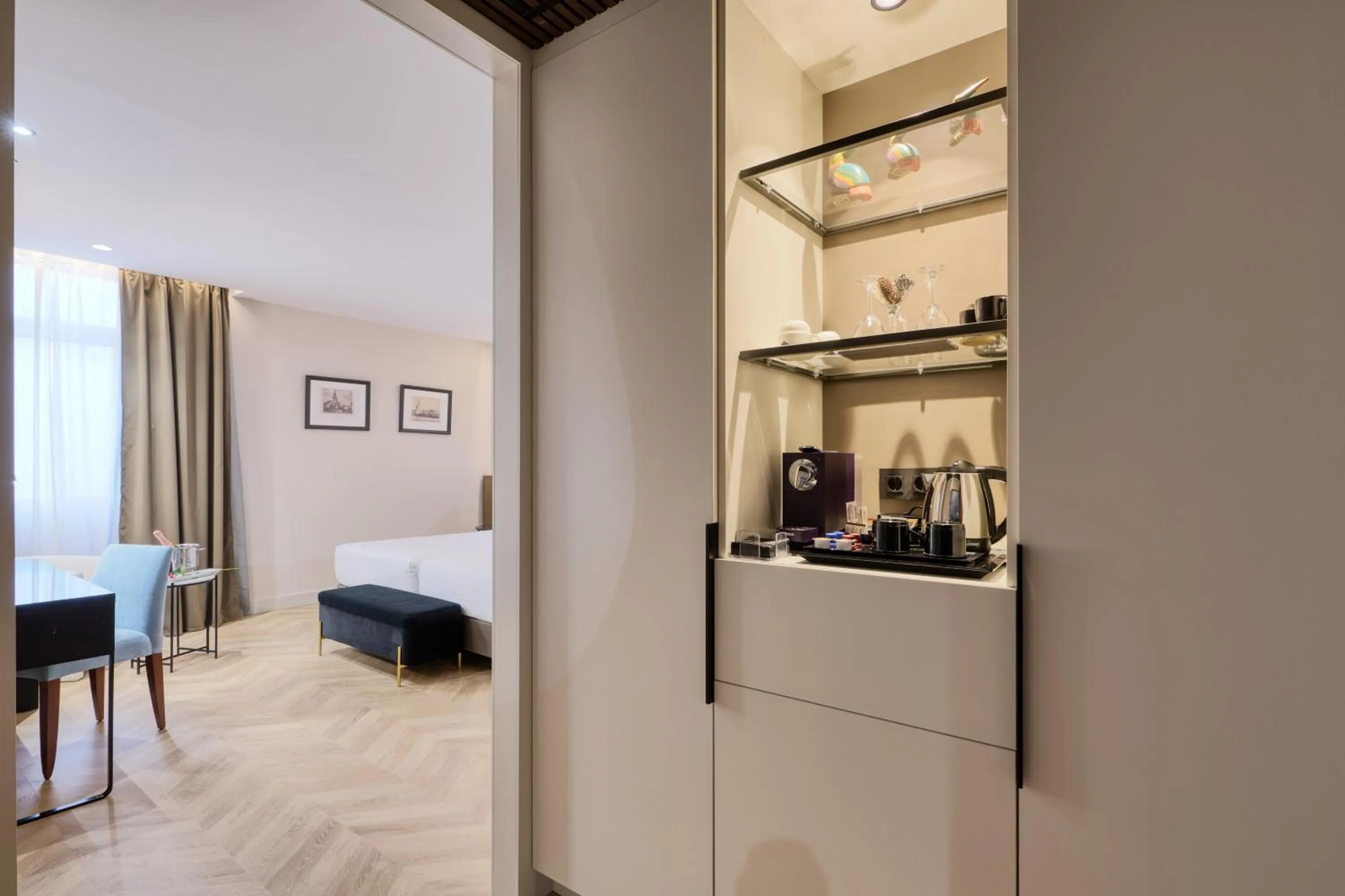 Coffee/tea facilities, Bed in Hotel Pasarela