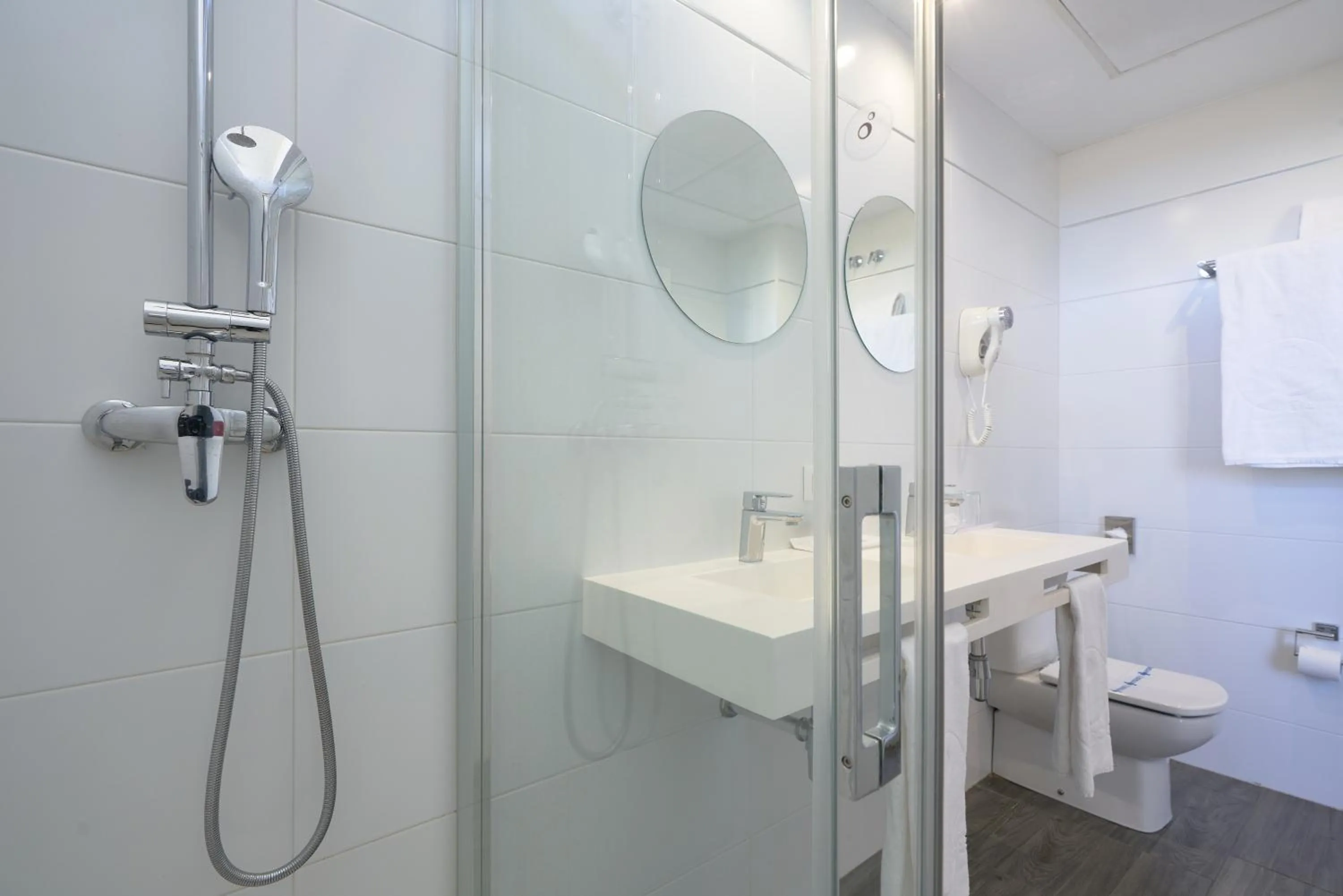 Bathroom in Hotel Pasarela