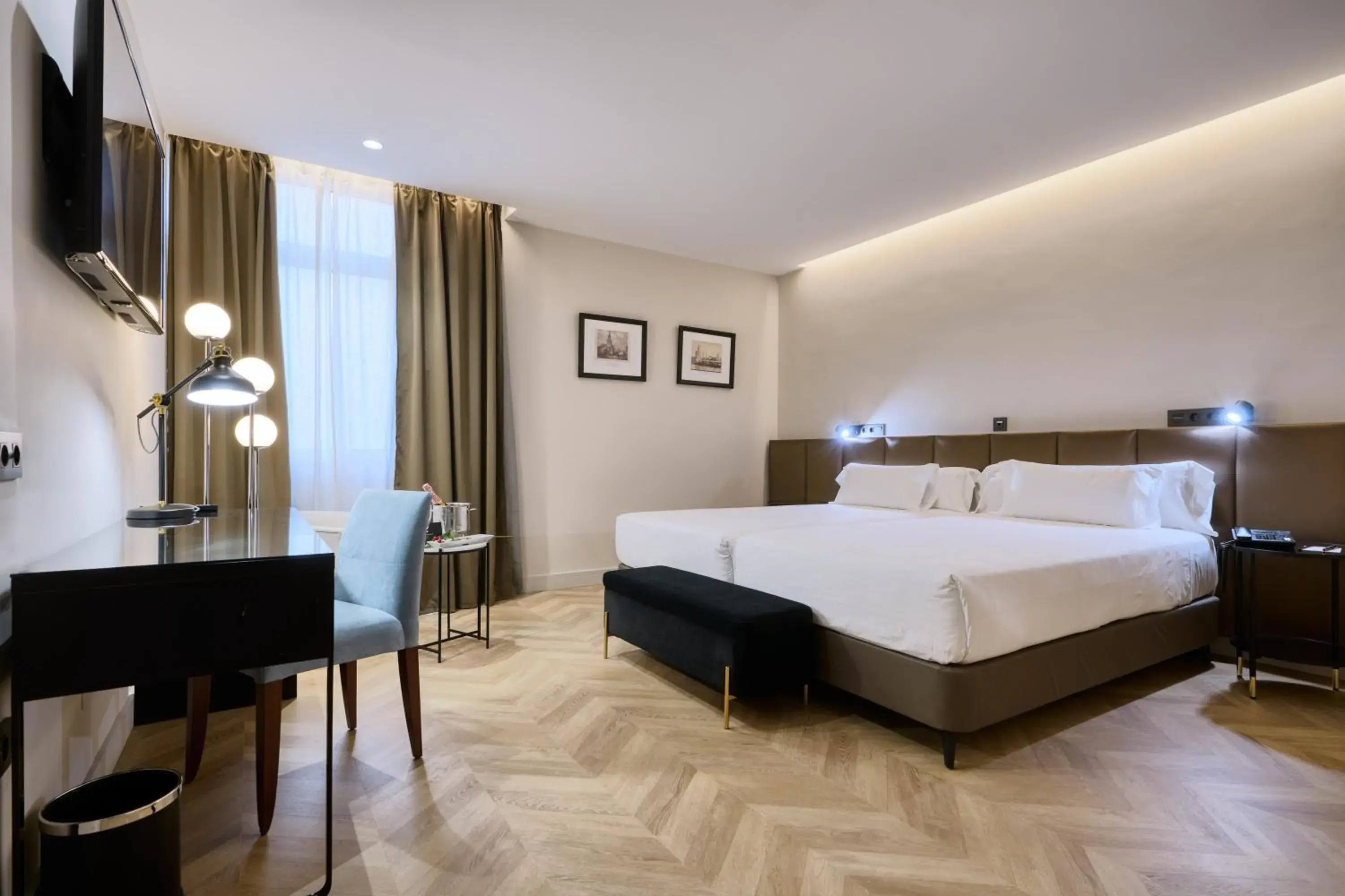 TV and multimedia, Bed in Hotel Pasarela TV and multimedia, Bed in Hotel Pasarela