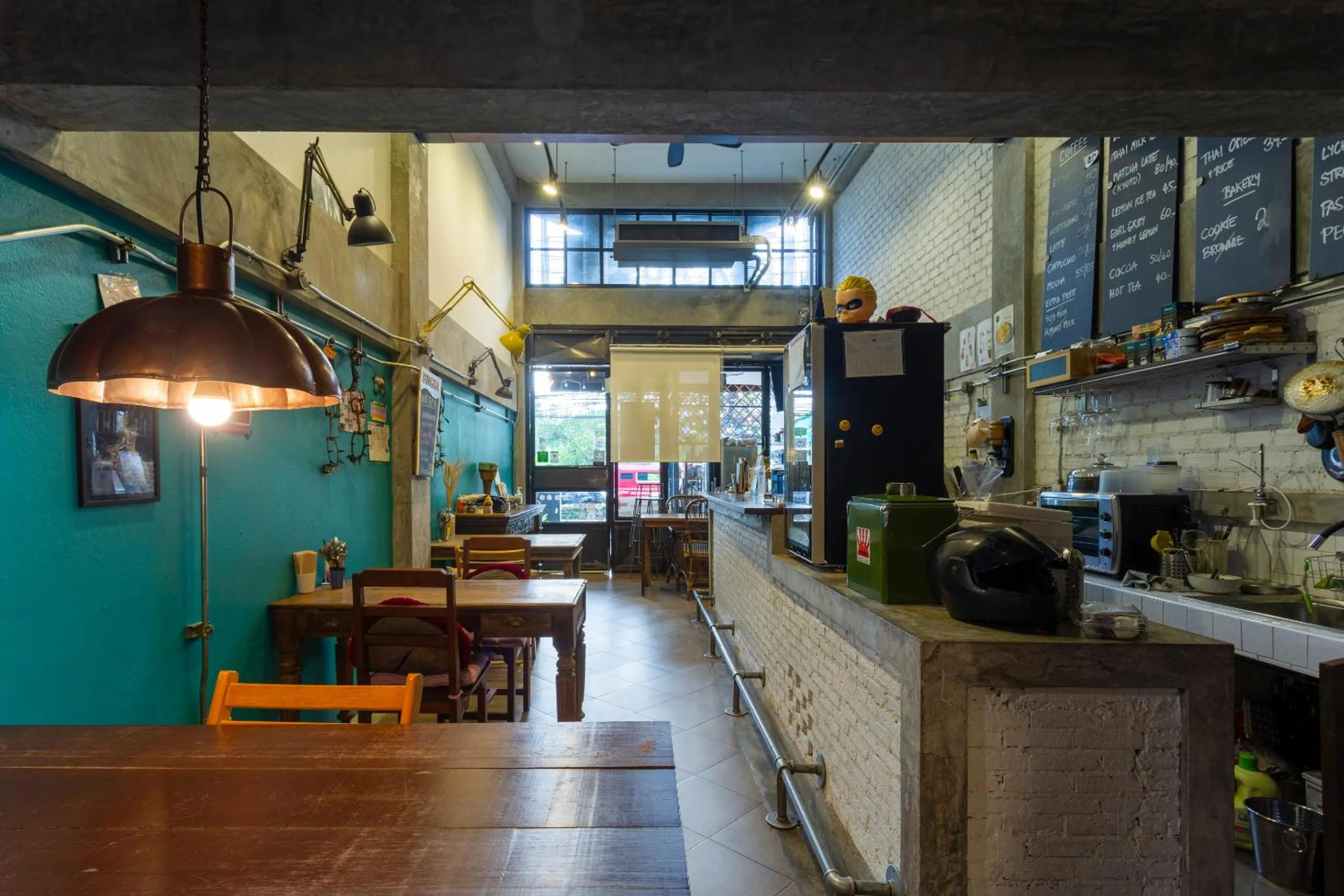 Restaurant/places to eat in Box Hostel N Cafe