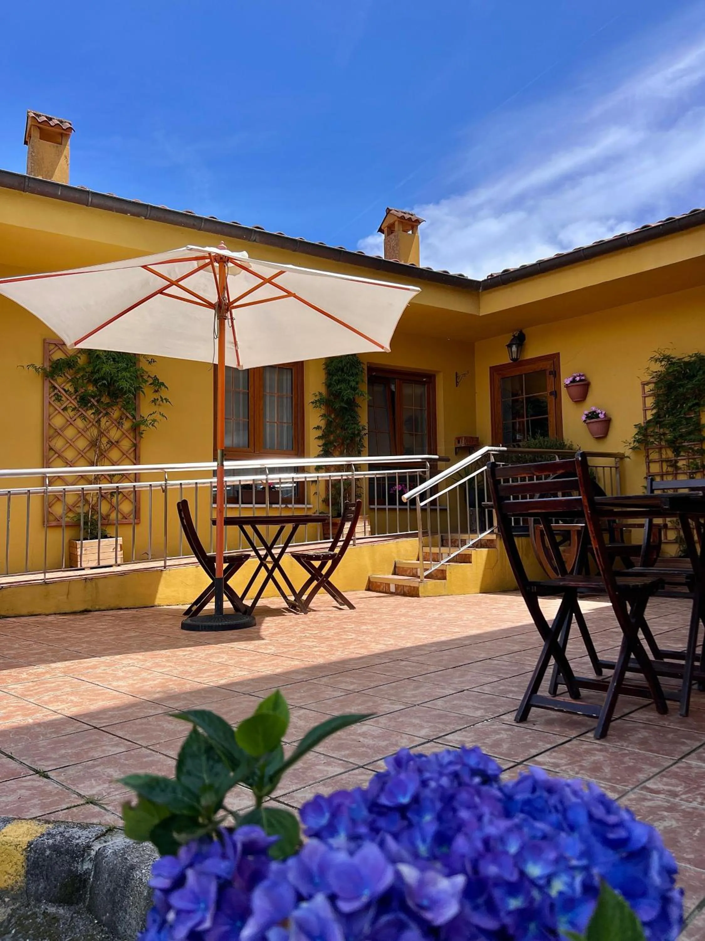 Property building in Hotel Pugide