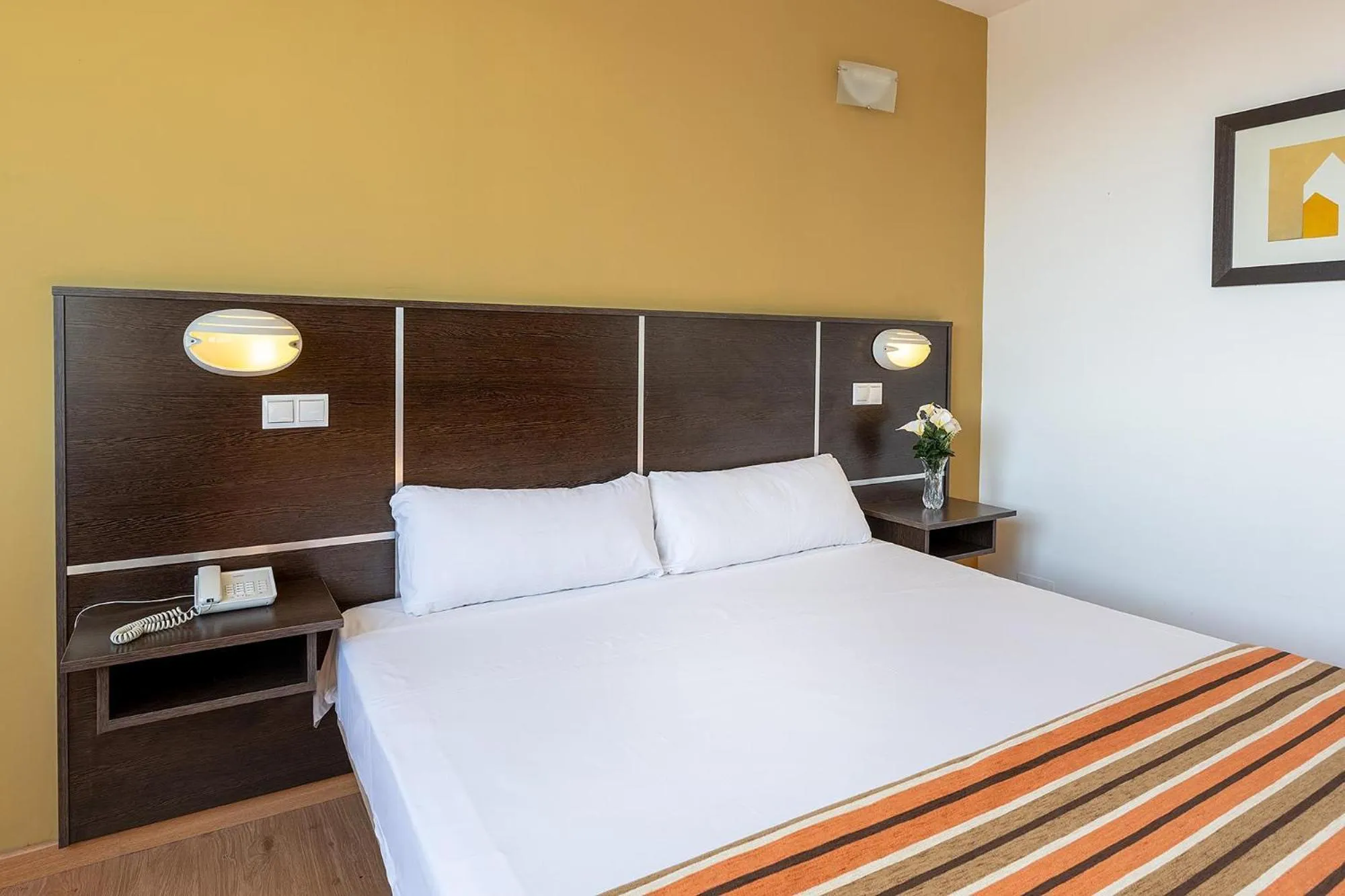 Photo of the whole room, Bed in La Estación