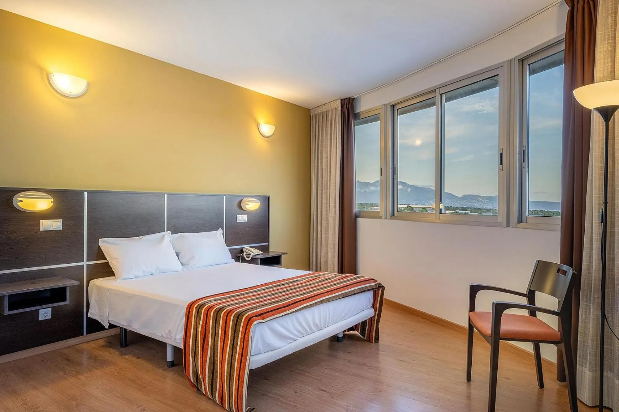 Photo of the whole room, Bed in La Estación