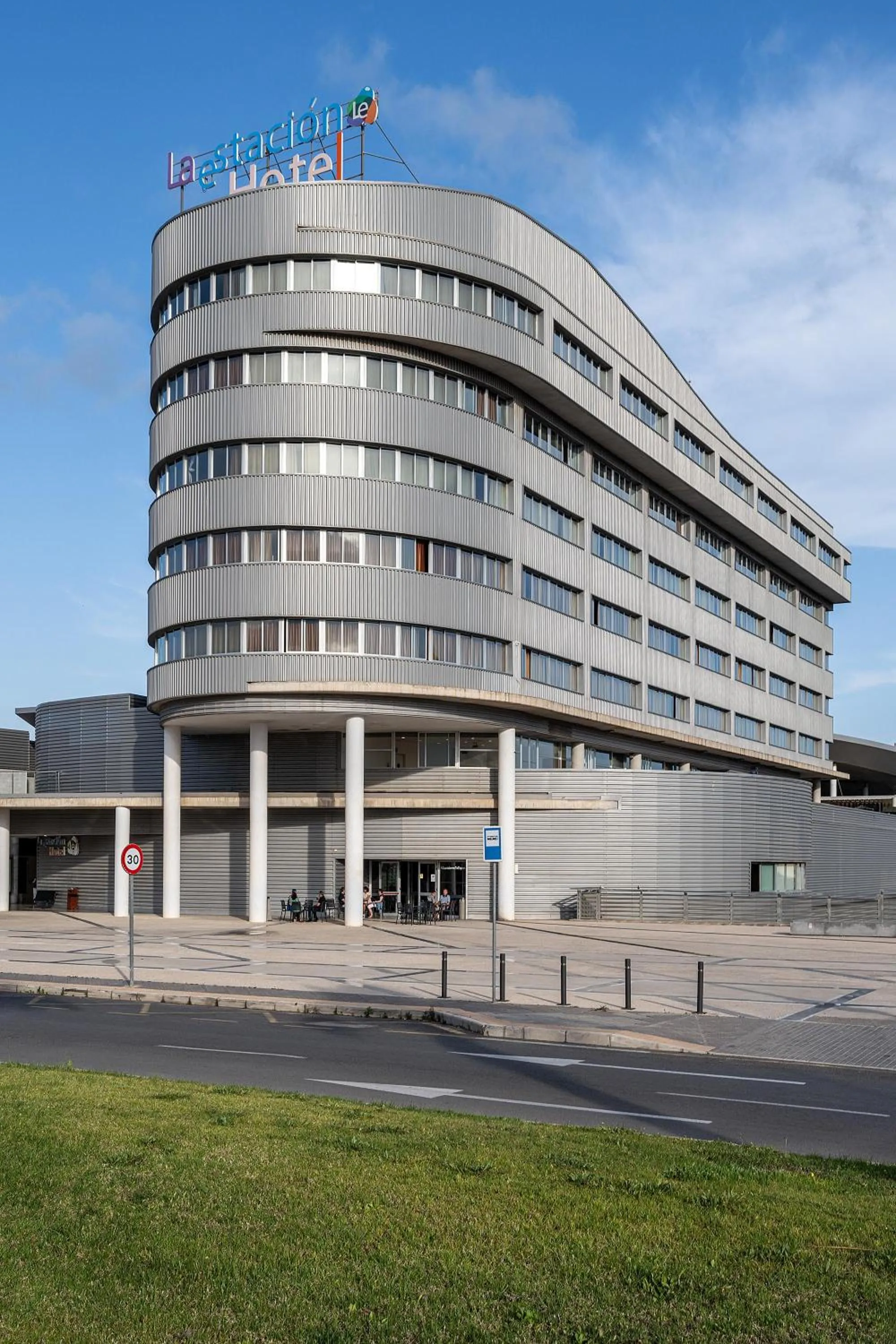Property building in La Estación