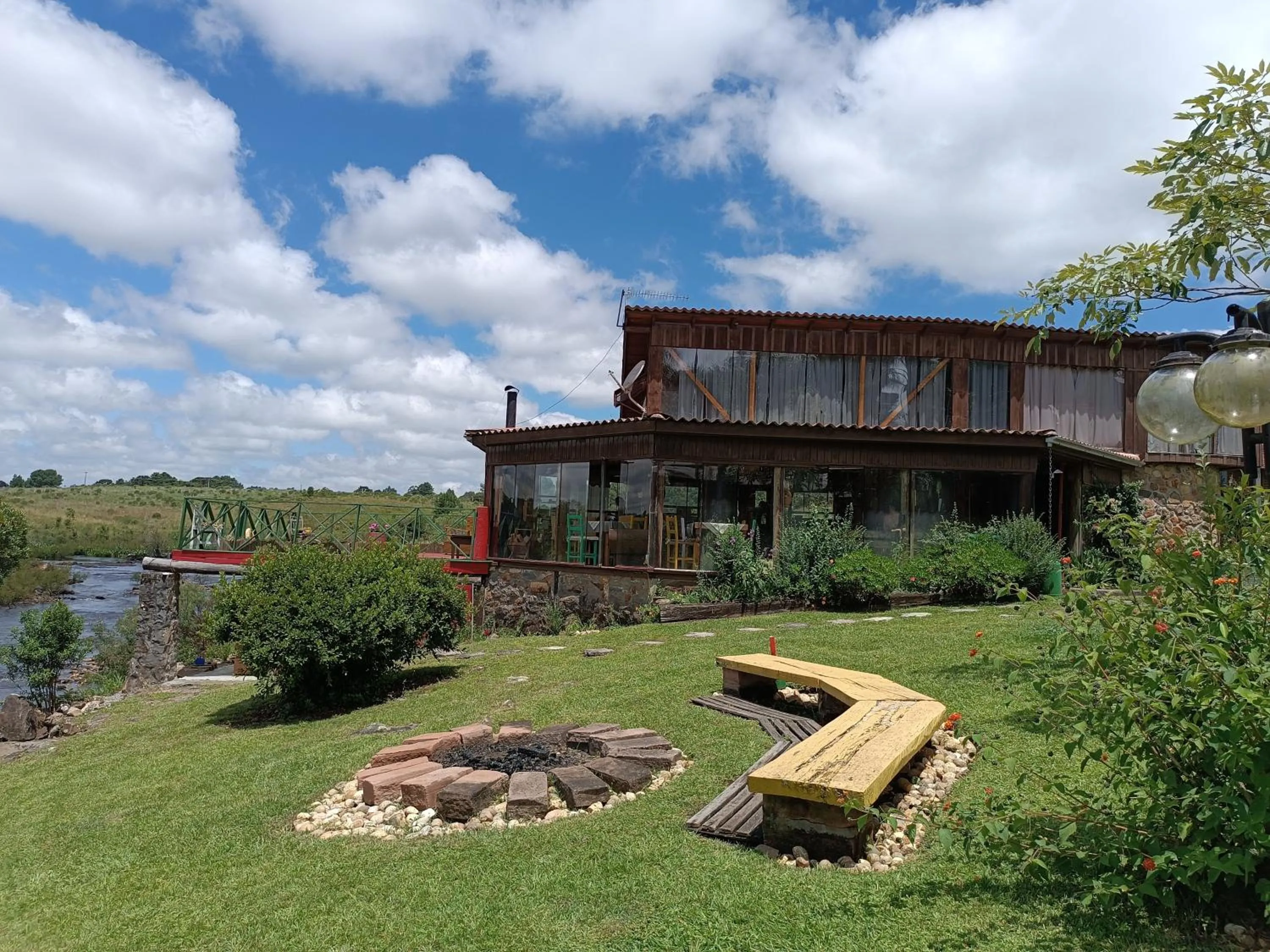 River view in Casa no Campo, aconchego com lareira e banheira em quase todas Cabanas!