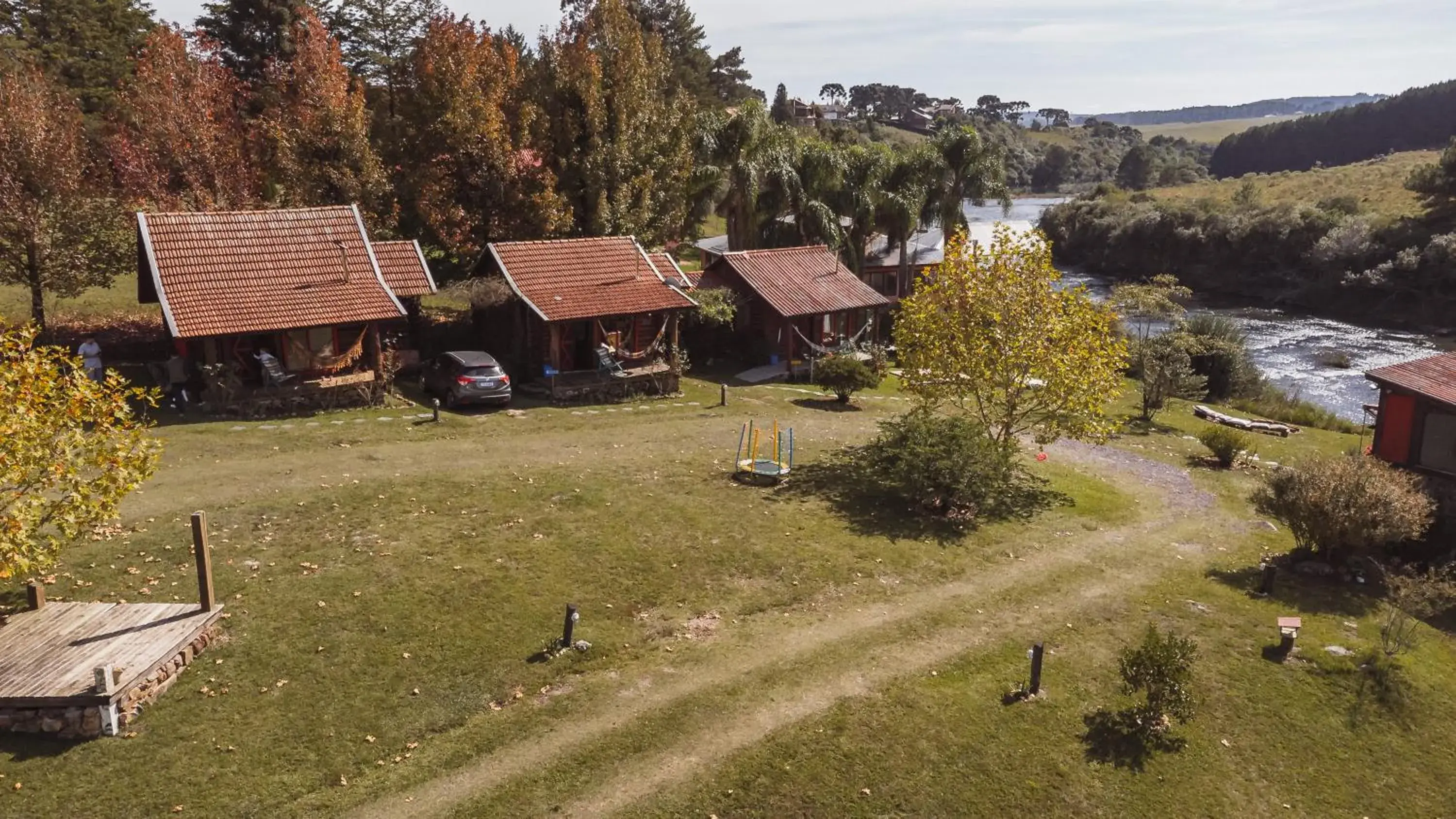 Casa no Campo, aconchego com lareira e banheira em quase todas Cabanas! Casa no Campo, aconchego com lareira e banheira em quase todas Cabanas!