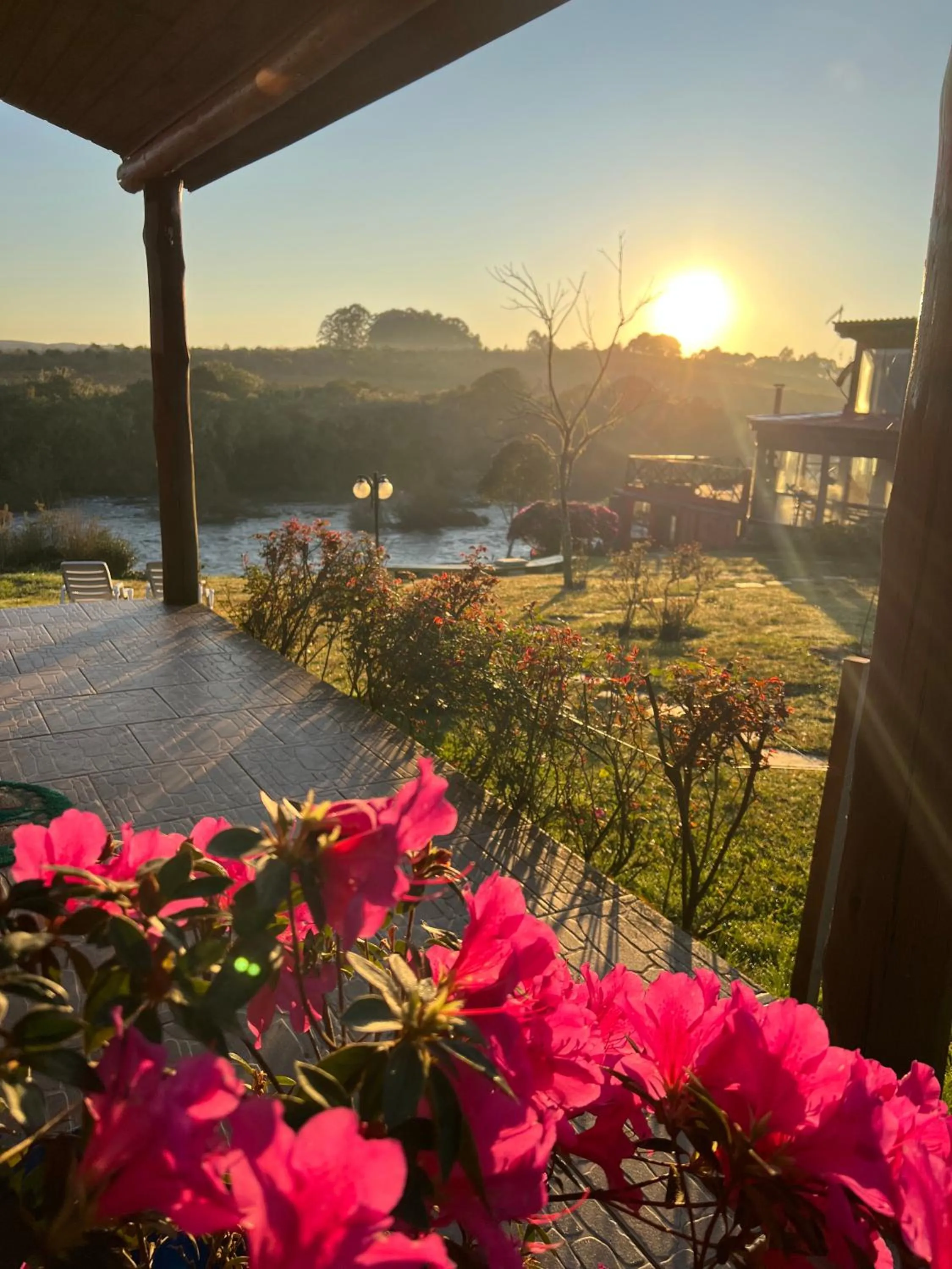 Sunrise in Casa no Campo, aconchego com lareira e banheira em quase todas Cabanas!