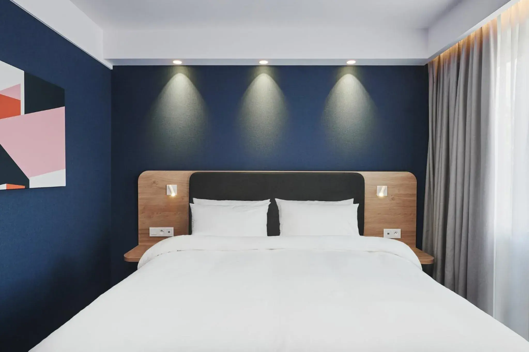 Standard Queen Room with Free Breakfast - Top Floor in Holiday Inn Express Lublin by IHG Standard Queen Room with Free Breakfast - Top Floor in Holiday Inn Express Lublin by IHG