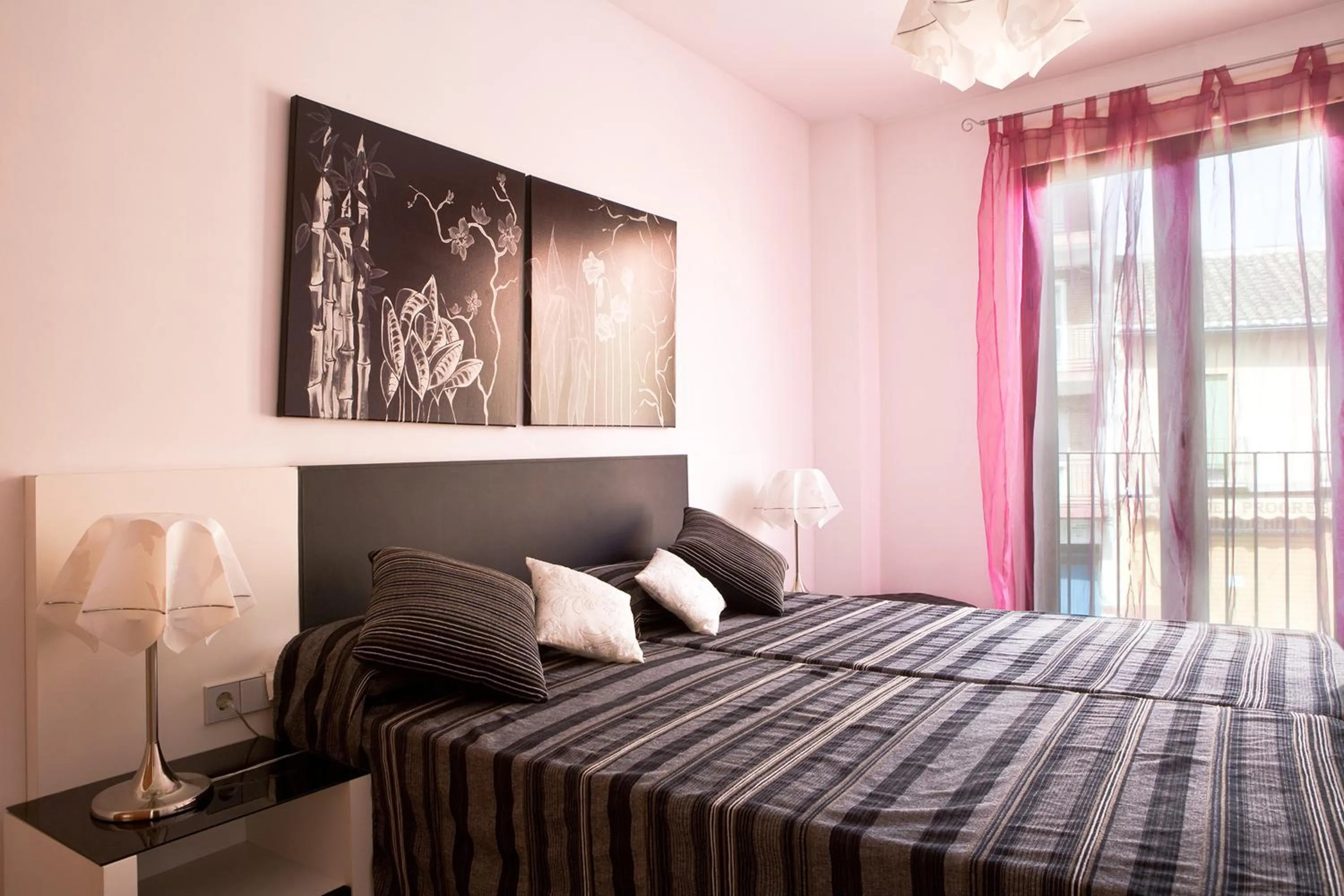 Two-Bedroom Apartment in Real de Cartuja Apartments & Suites