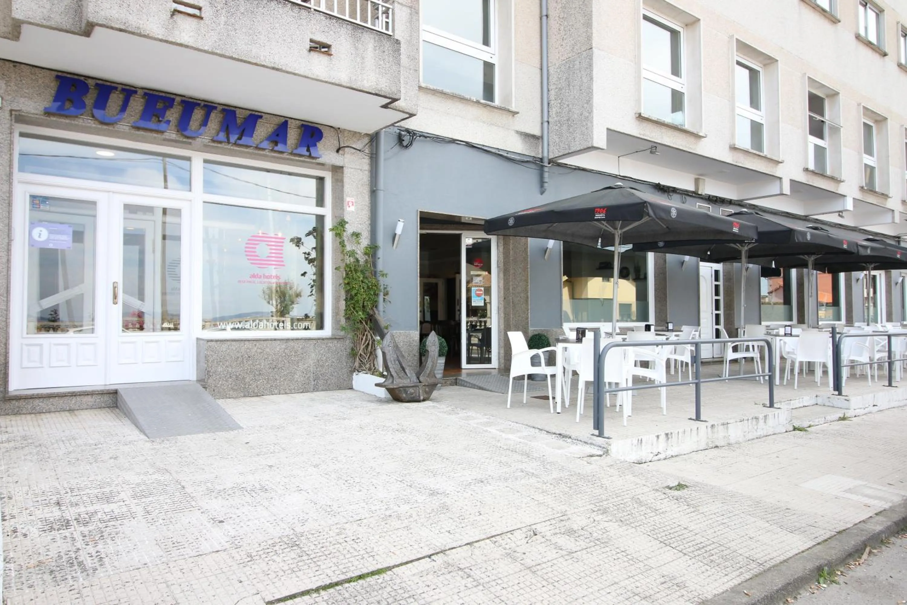 Facade/entrance in Hotel Alda Bueumar