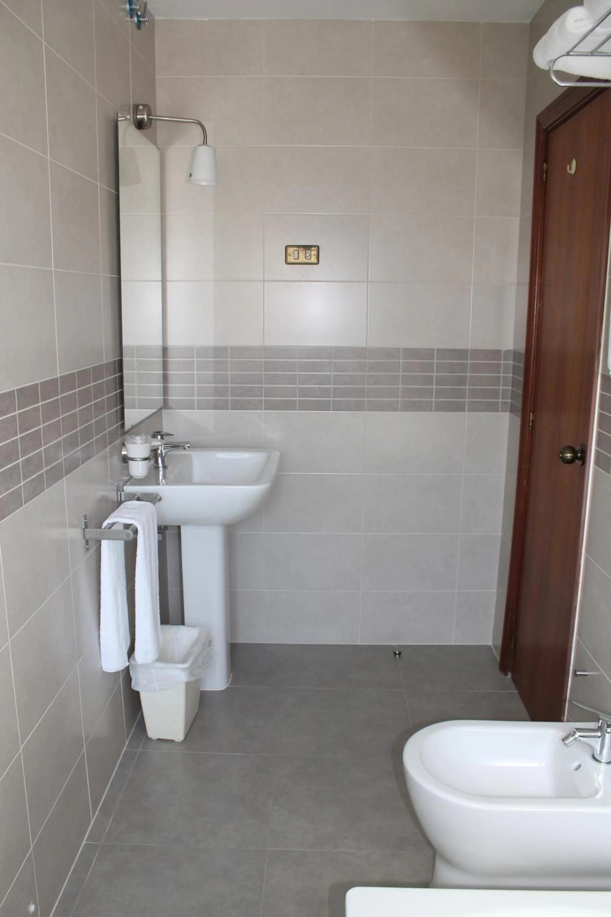 Bathroom in Hotel Alda Bueumar