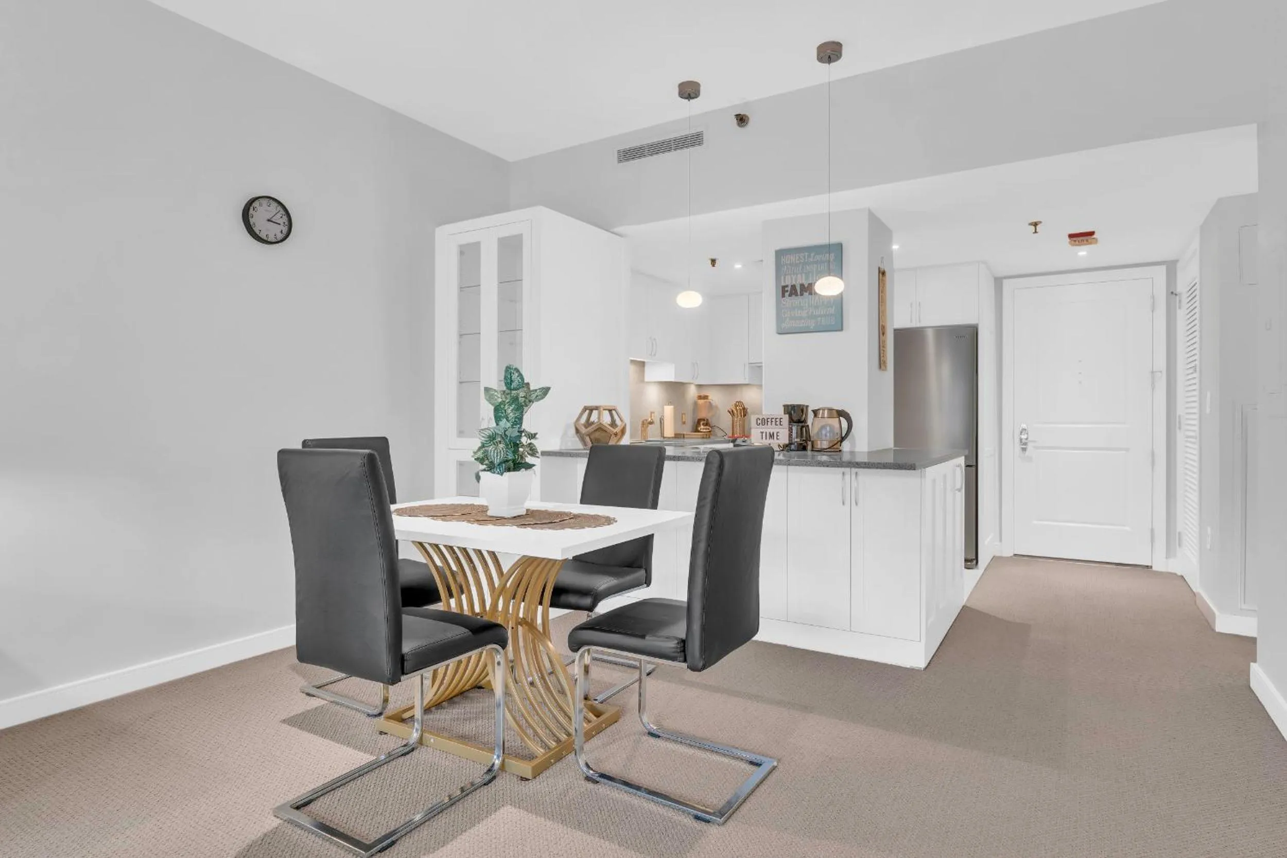 Heaven on Washington Fully Furnished Apartments