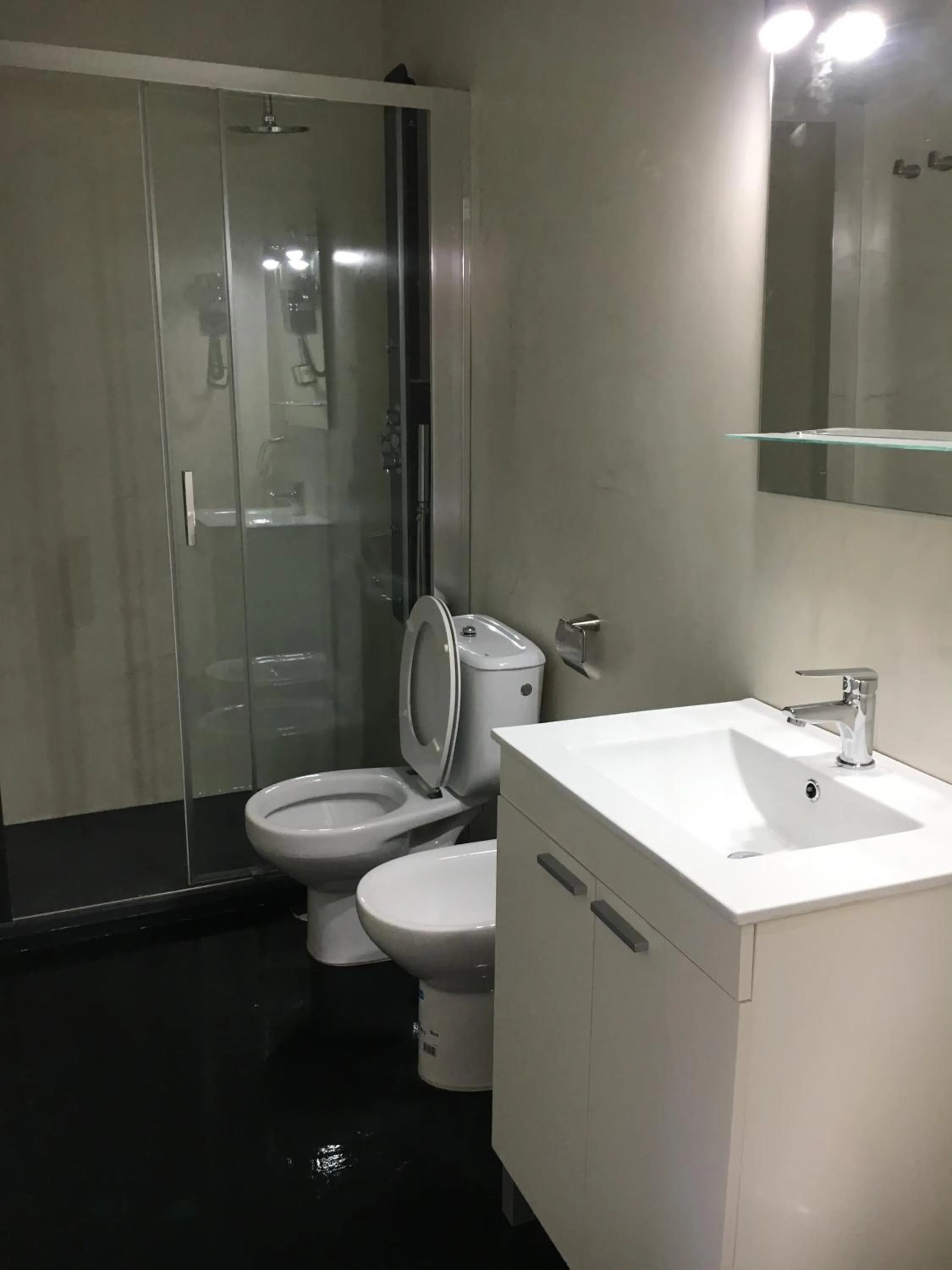 Shower in Hotel Azcona