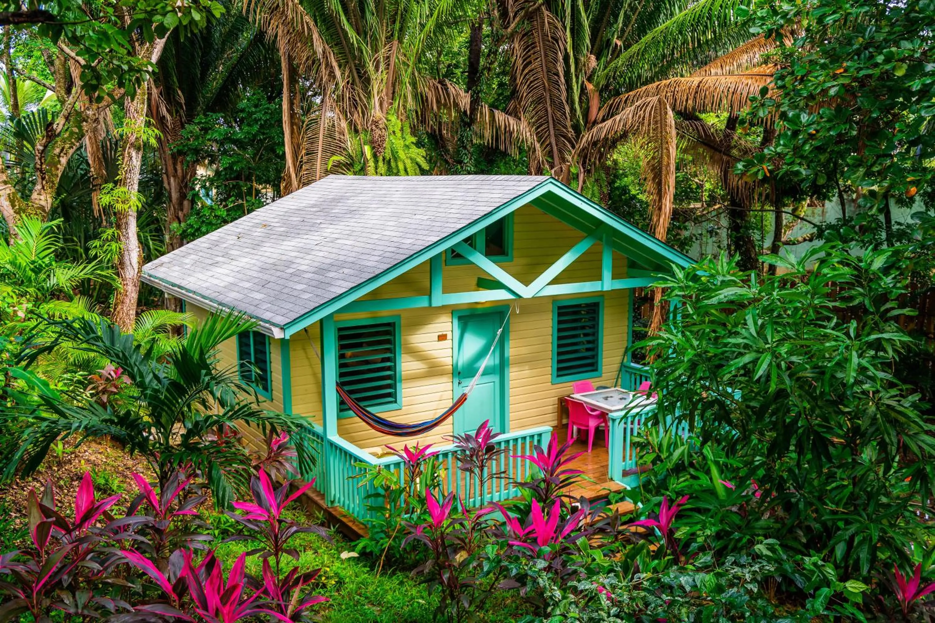 Property building in Puerta Azul