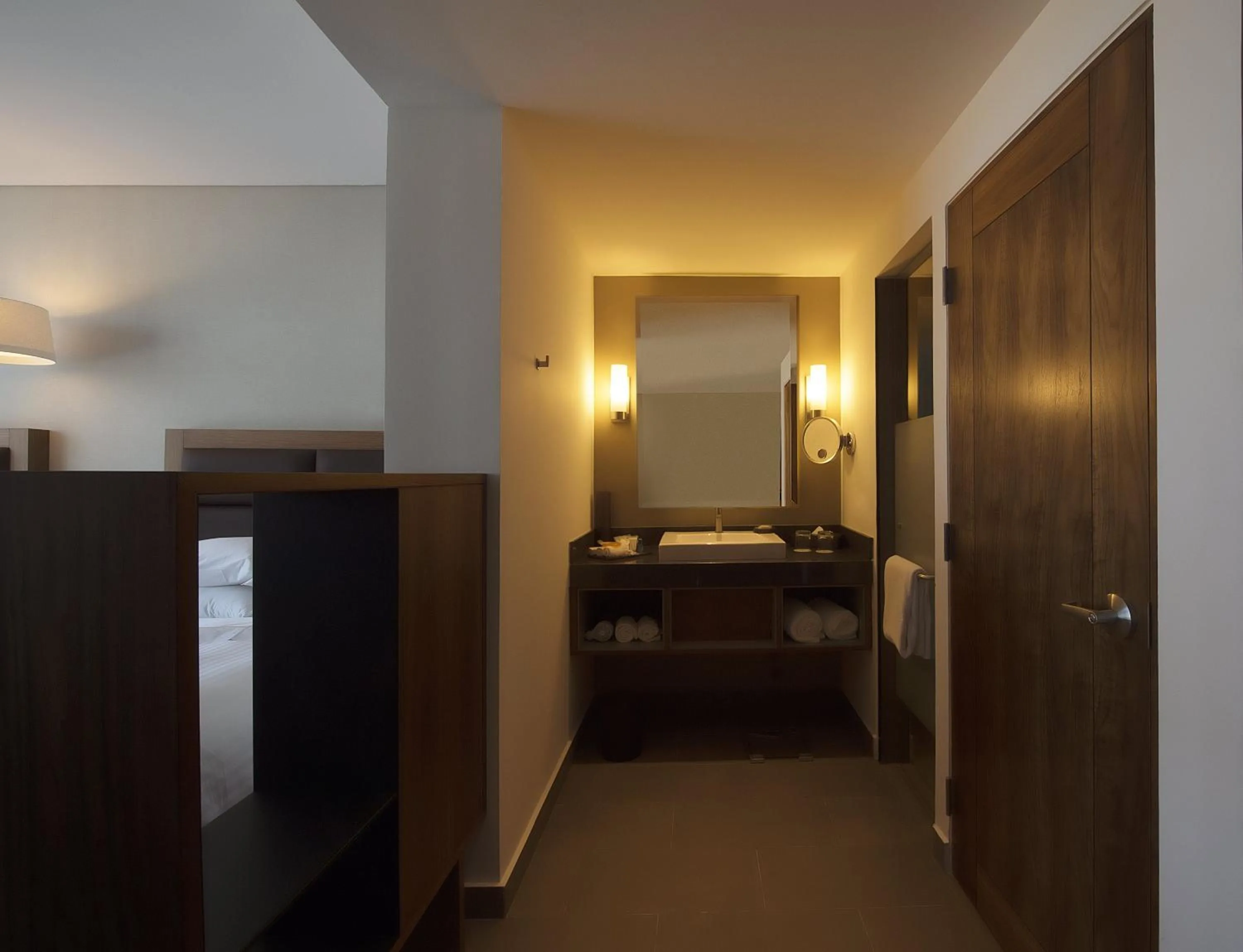 Photo of the whole room, Bed in Fiesta Americana Monterrey Pabellón M.