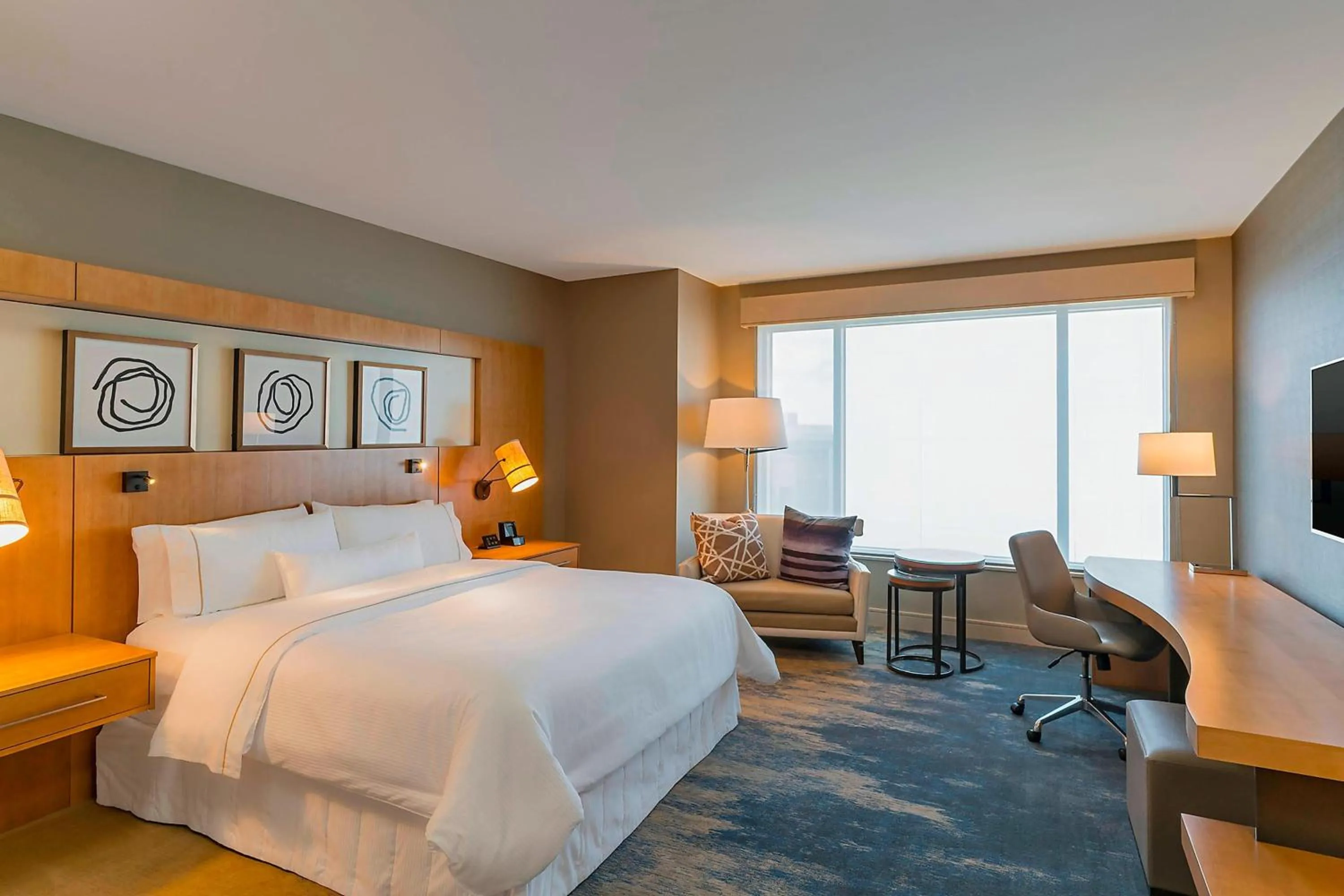 Photo of the whole room, Bed in The Westin at The Woodlands