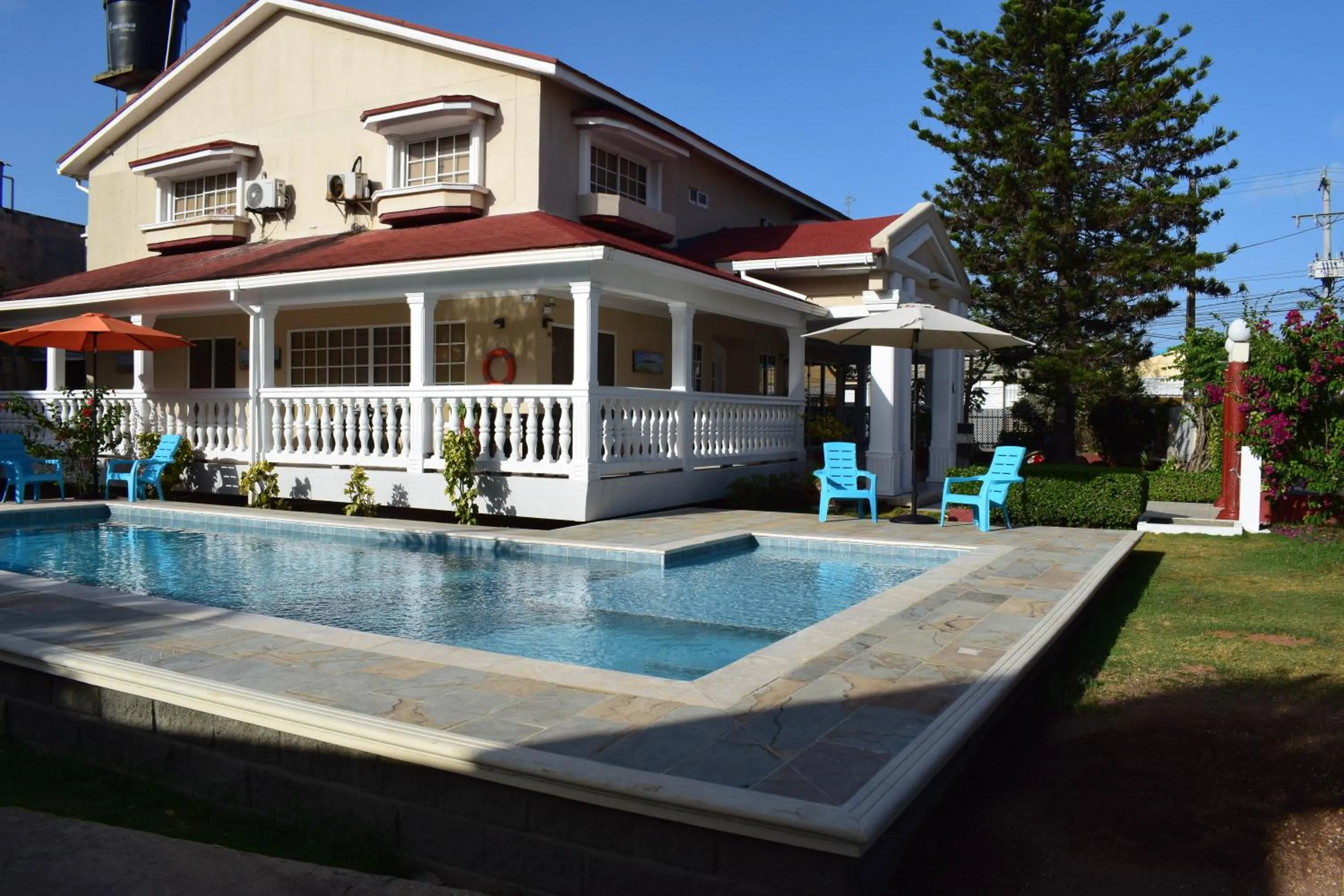 Swimming pool in Hostal Marlyn