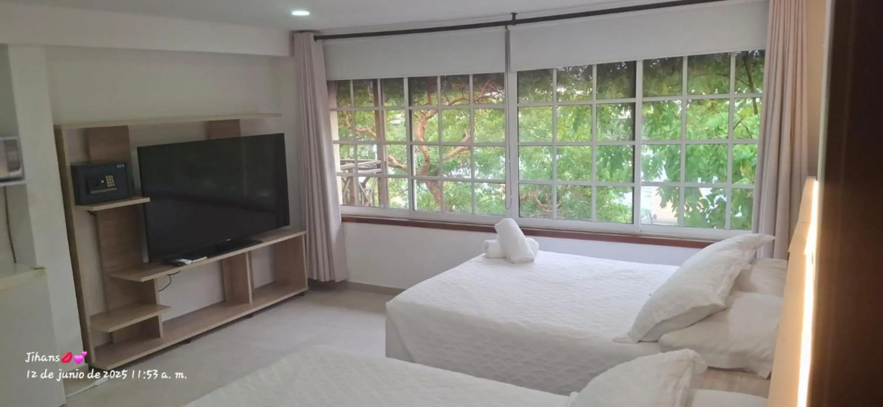 Property building, Bed in Hostal Marlyn Property building, Bed in Hostal Marlyn