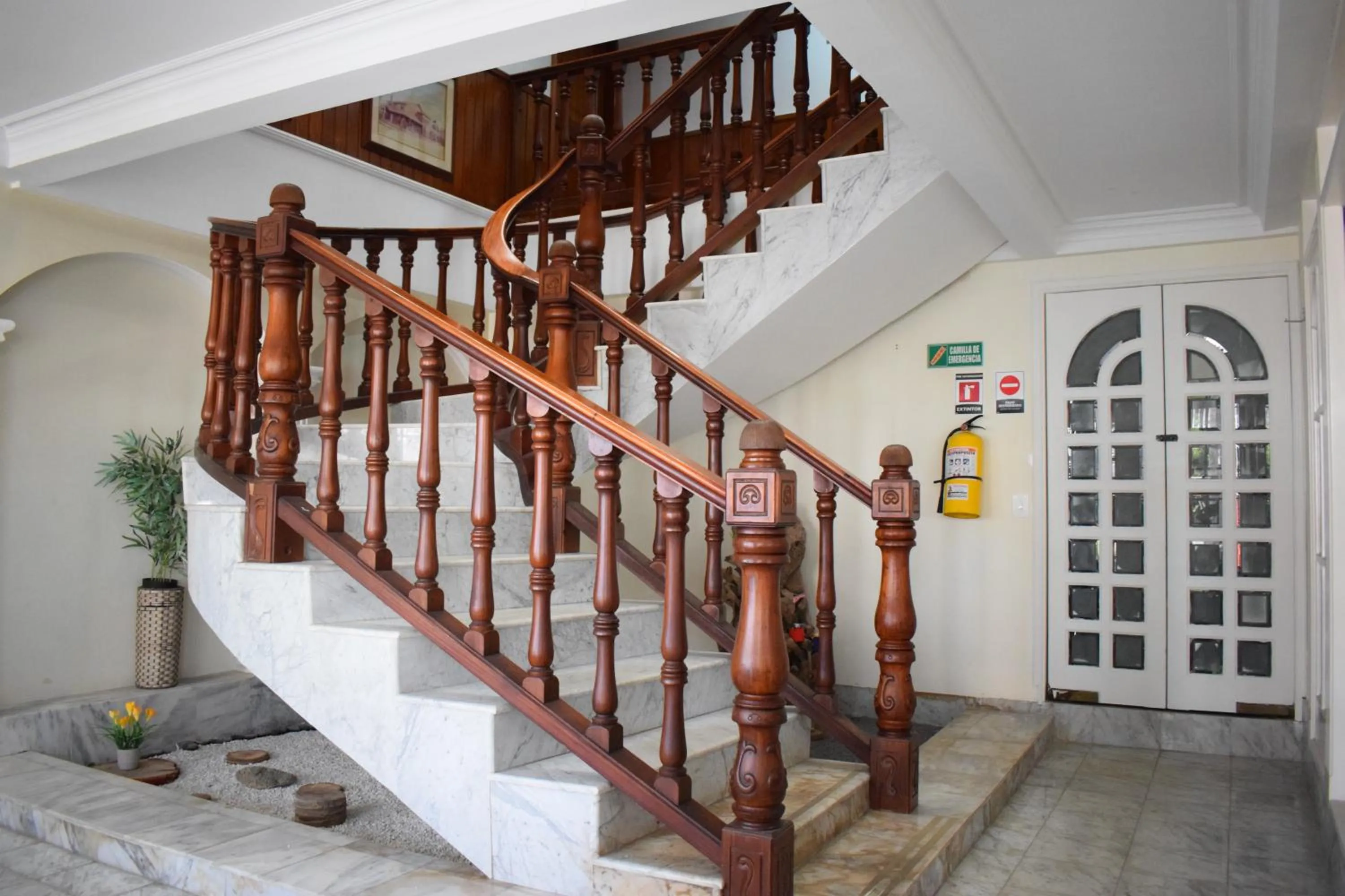 Property building in Hostal Marlyn