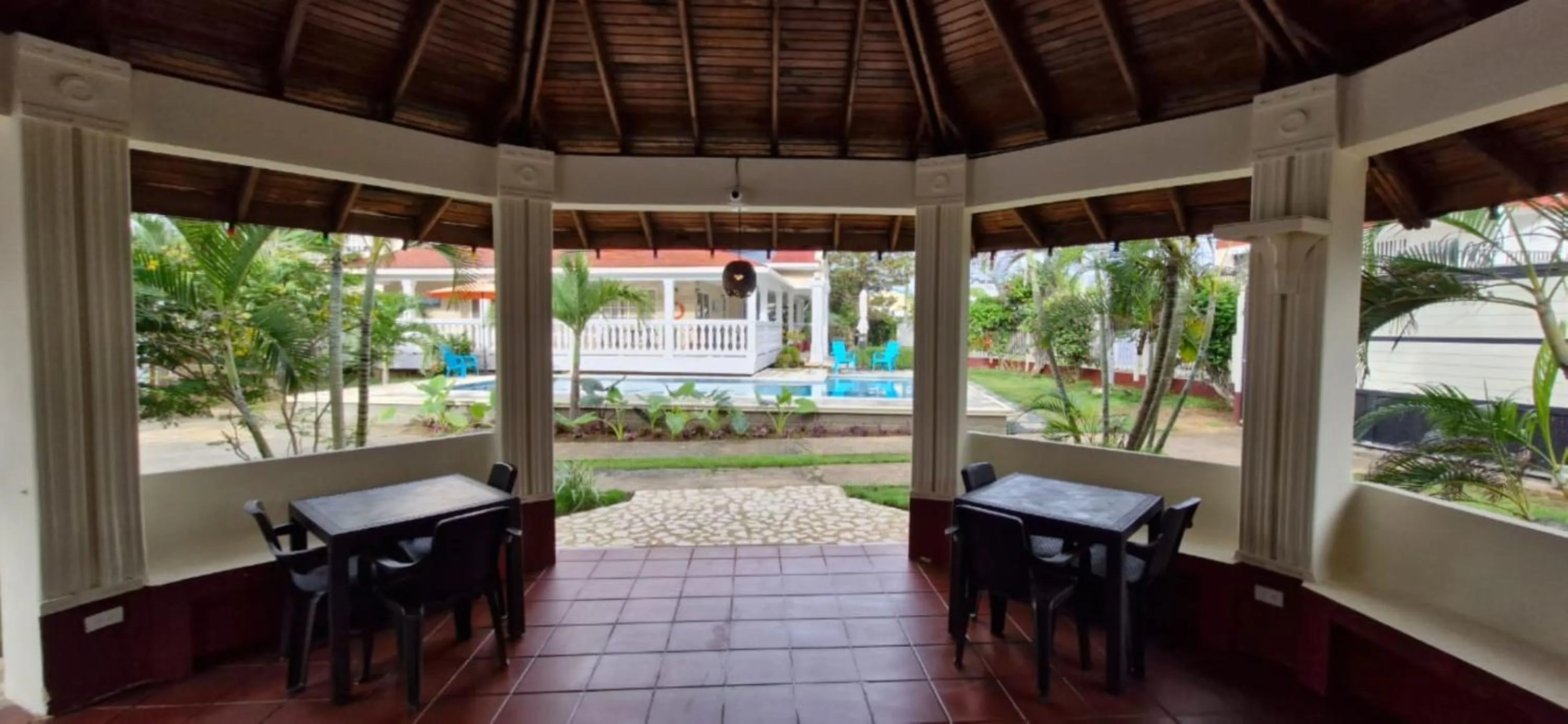 Communal kitchen in Hostal Marlyn