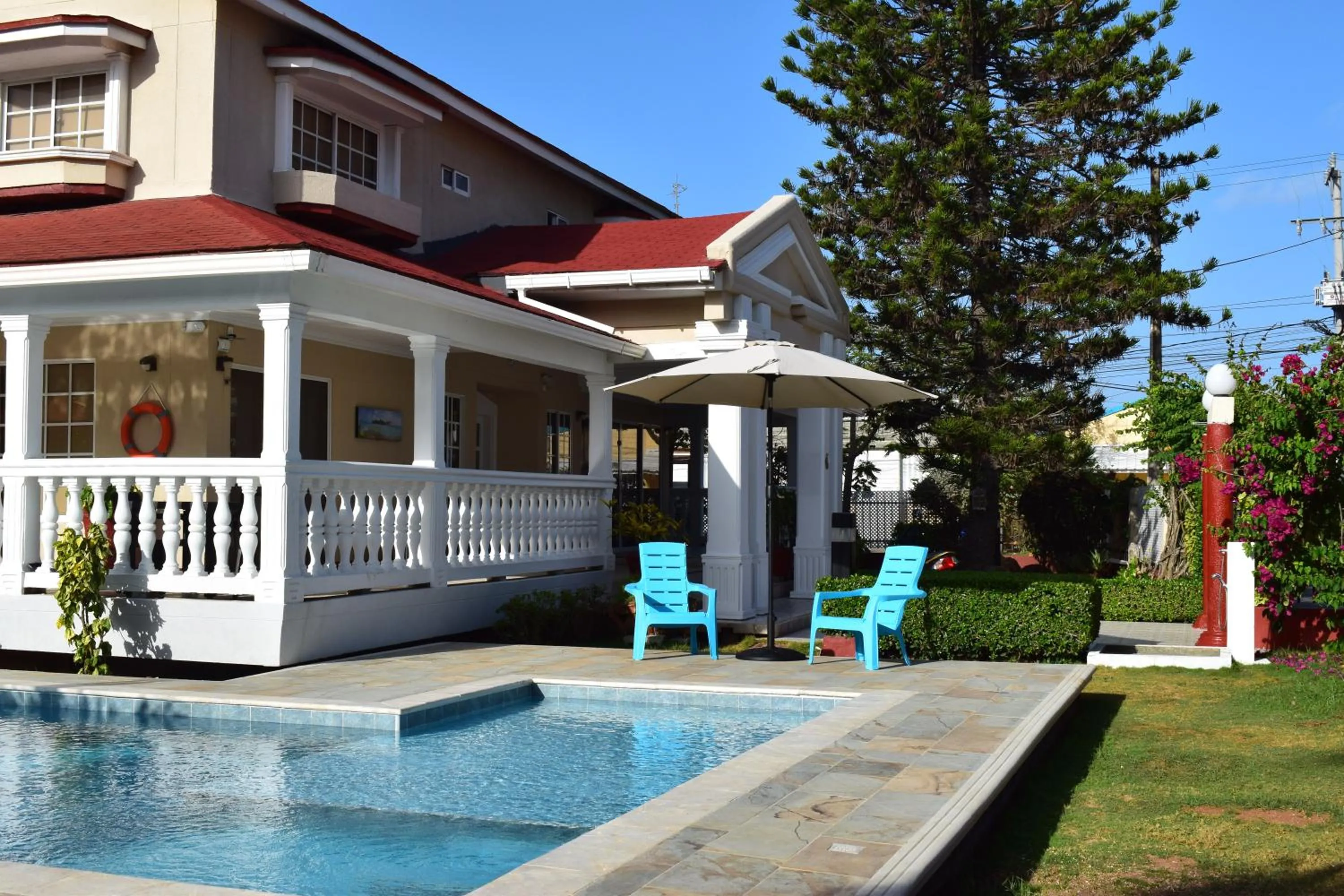 Swimming pool in Hostal Marlyn