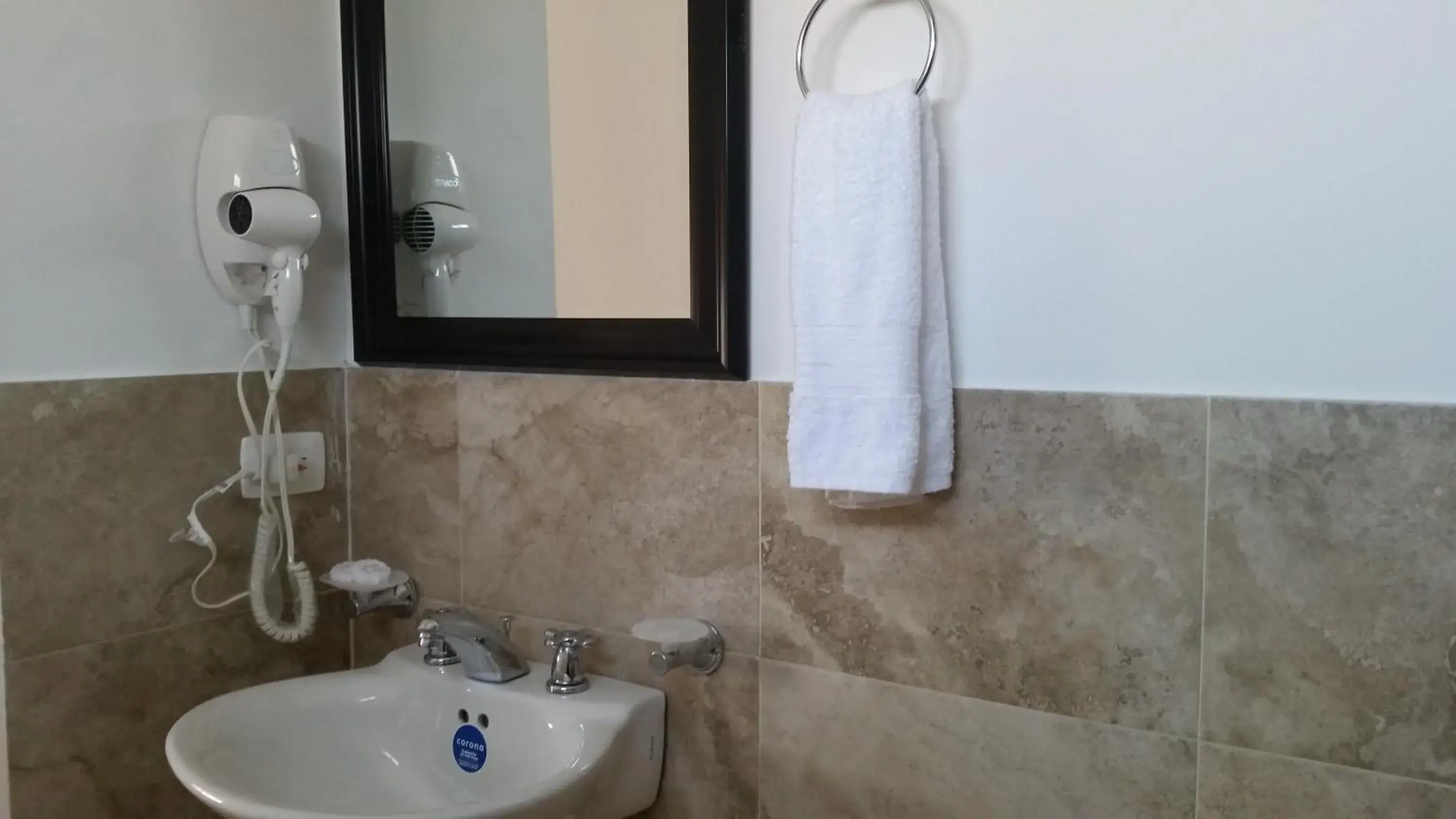 Property building in Hostal Marlyn Property building in Hostal Marlyn