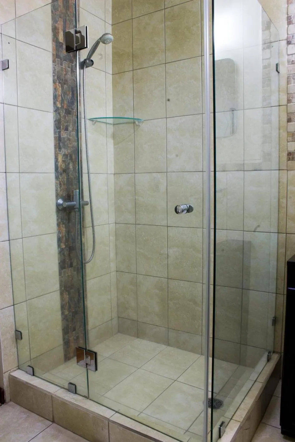 Bathroom in Hotel Vista De Golf, San Jose Aeropuerto, Costa Rica