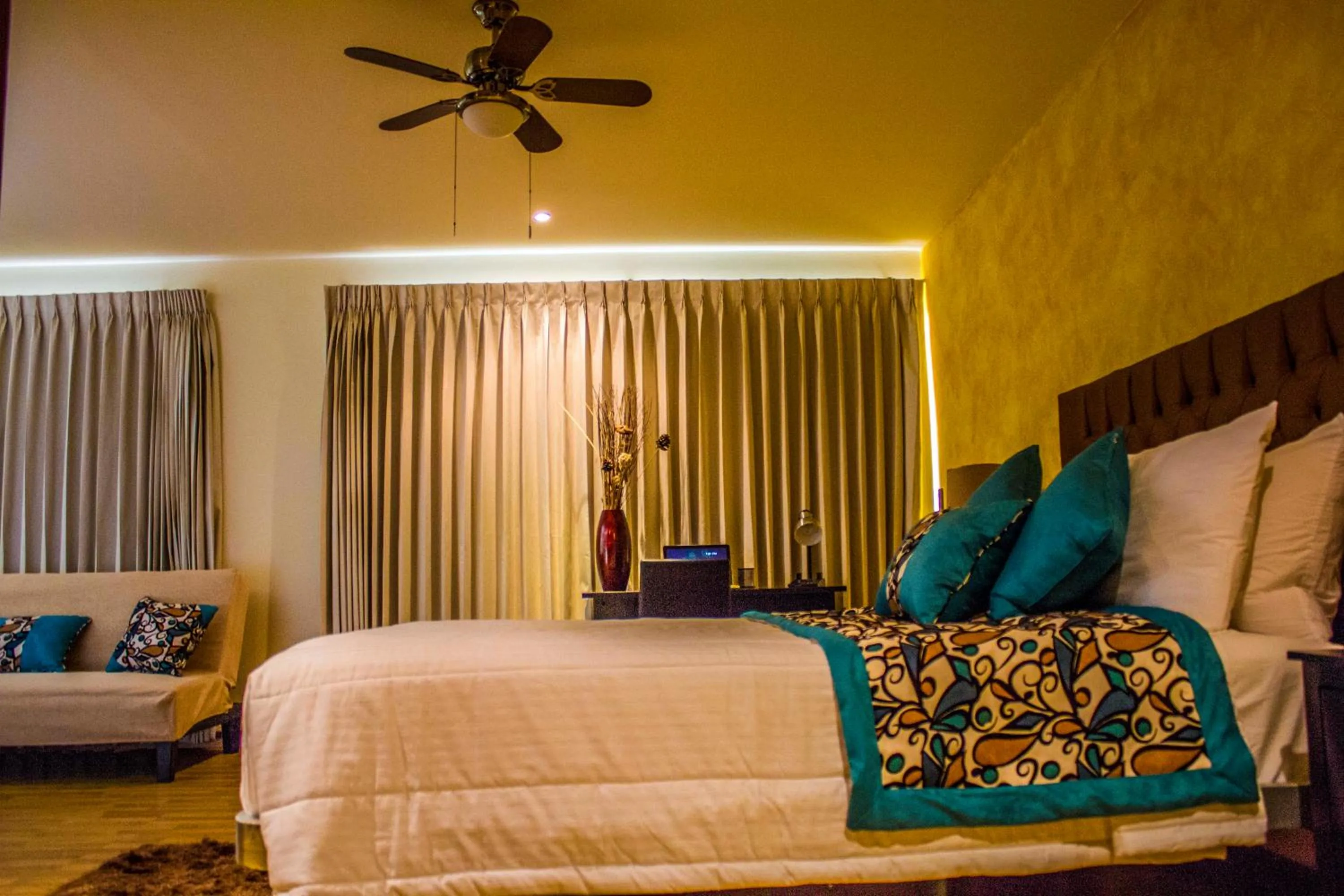 Bed in Hotel Vista De Golf, San Jose Aeropuerto, Costa Rica