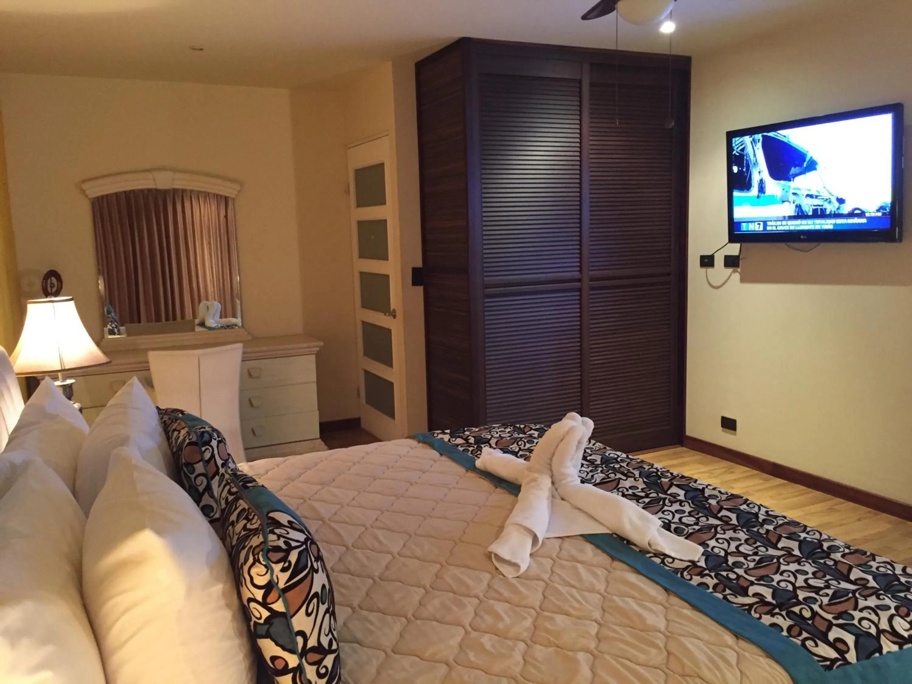 Decorative detail, Bed in Hotel Vista De Golf, San Jose Aeropuerto, Costa Rica