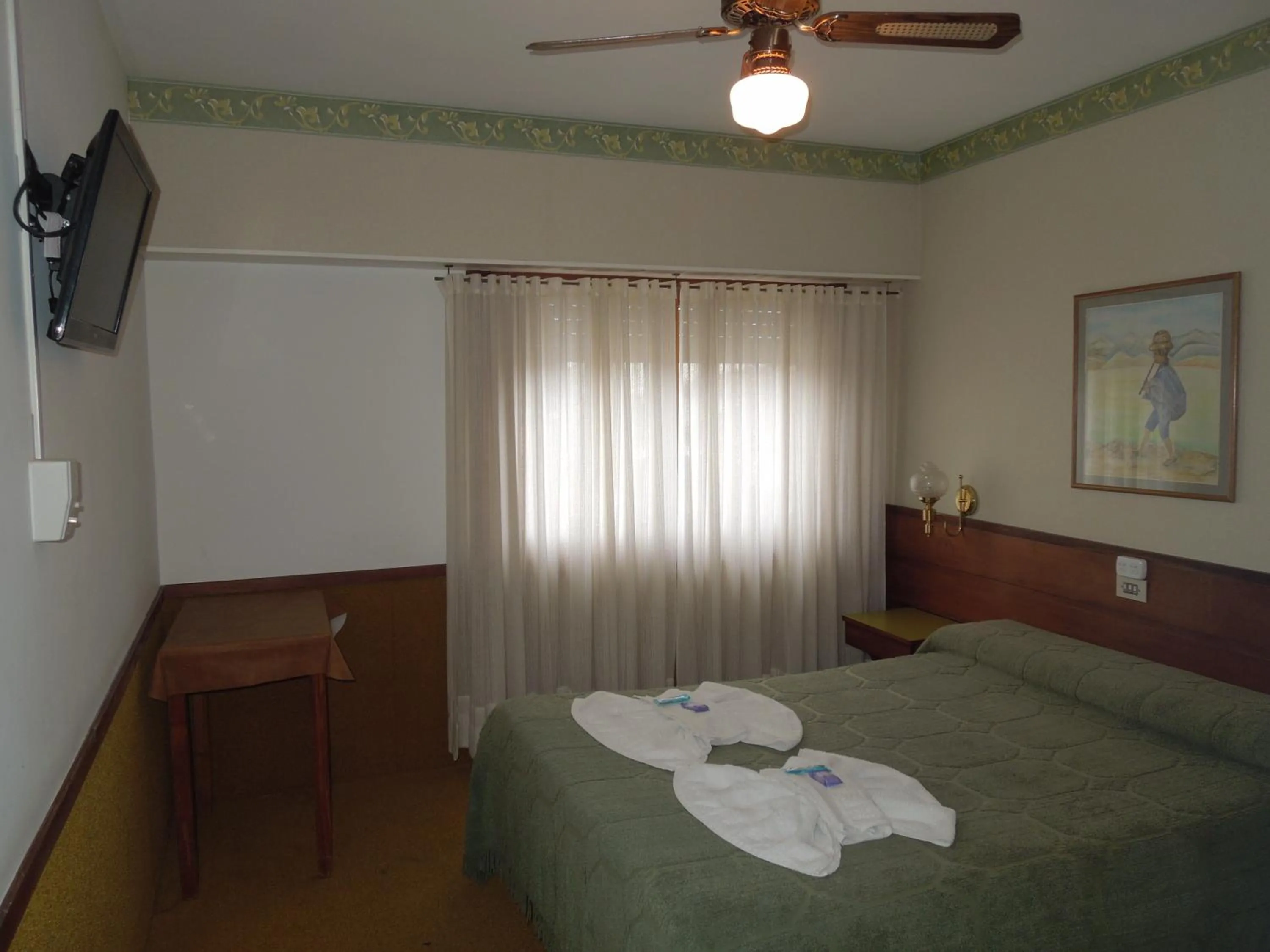 Photo of the whole room, Bed in Apolo Hotel