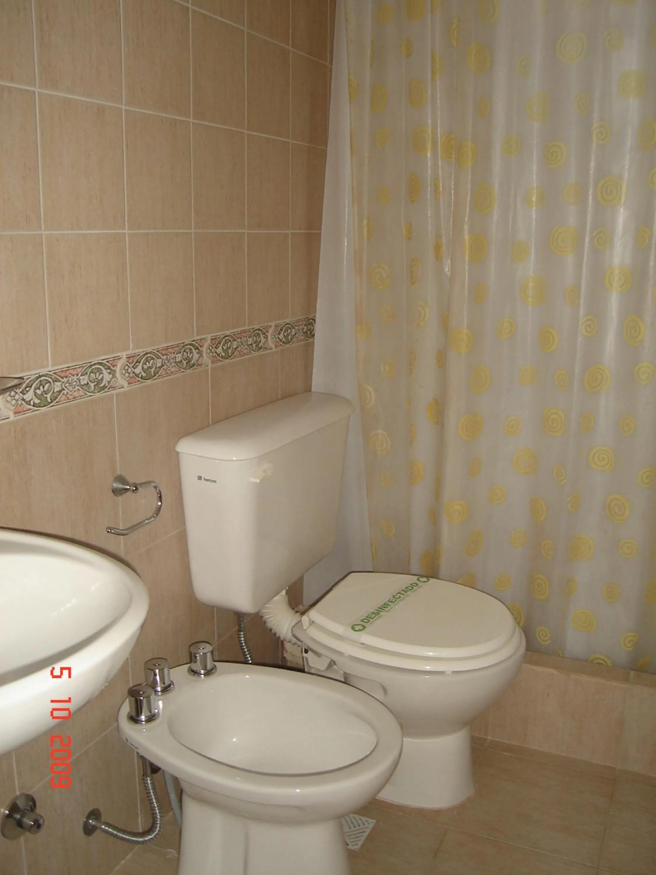 Bathroom in Apolo Hotel