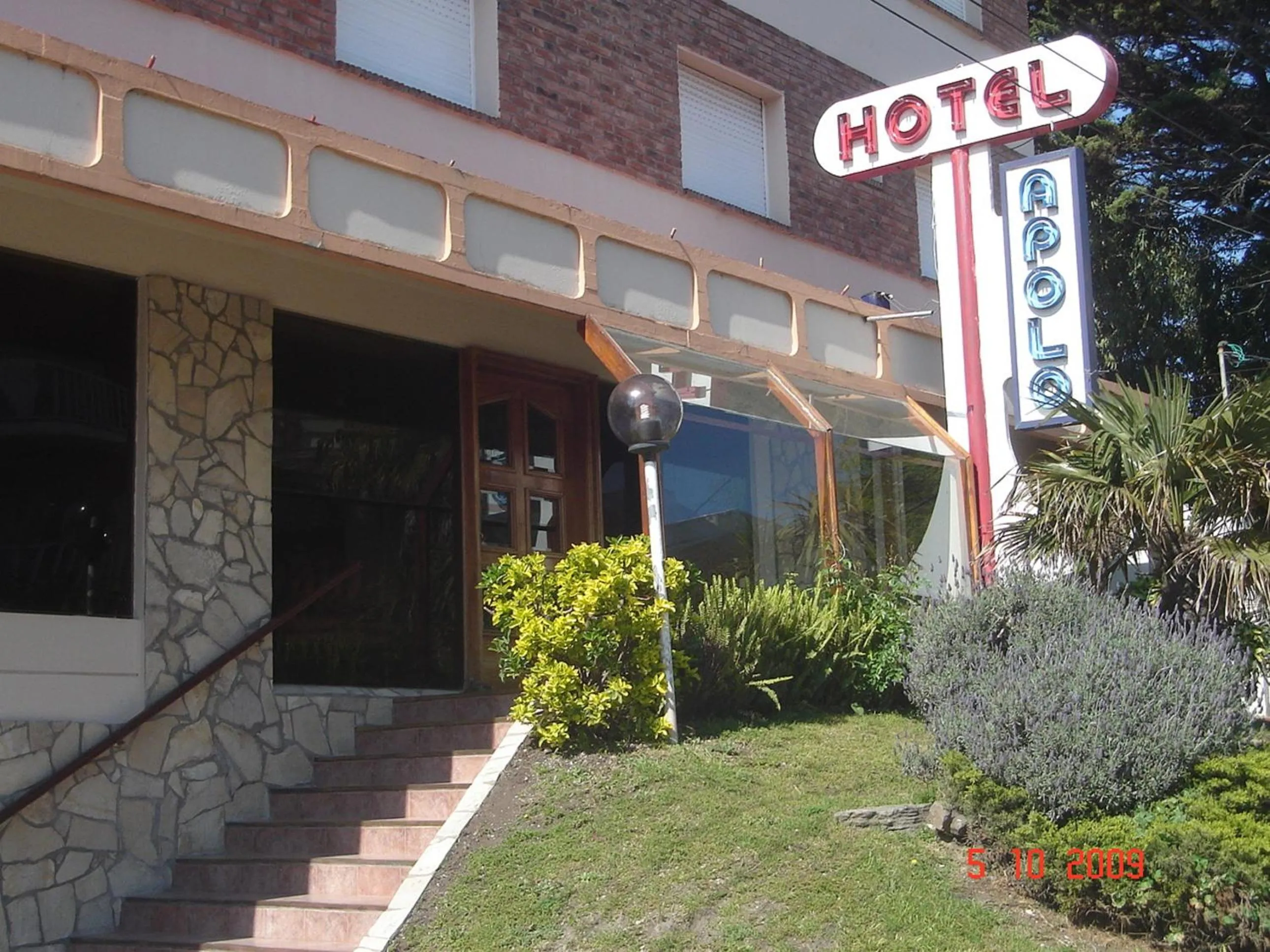 Facade/entrance in Apolo Hotel