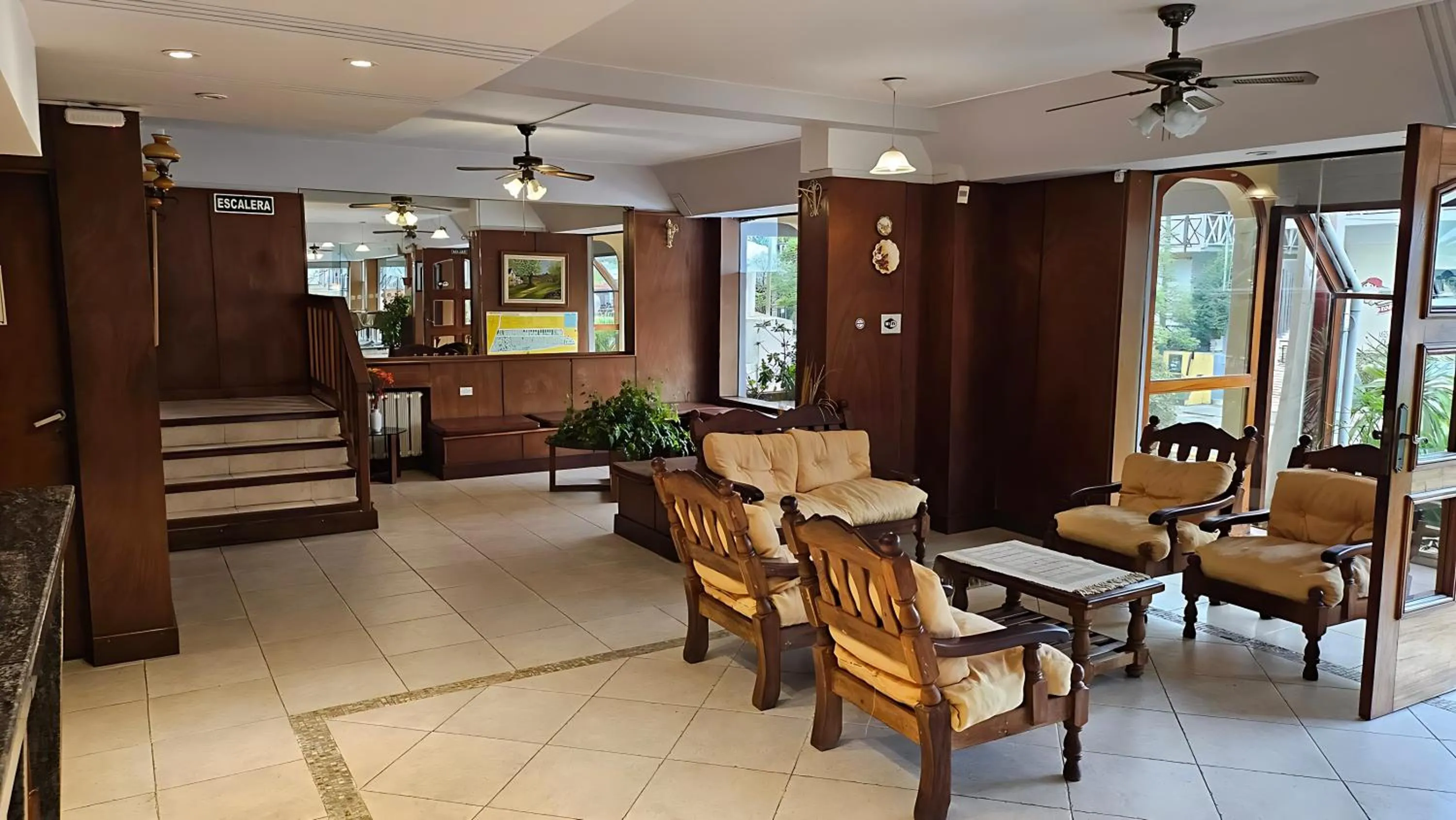Area and facilities in Apolo Hotel