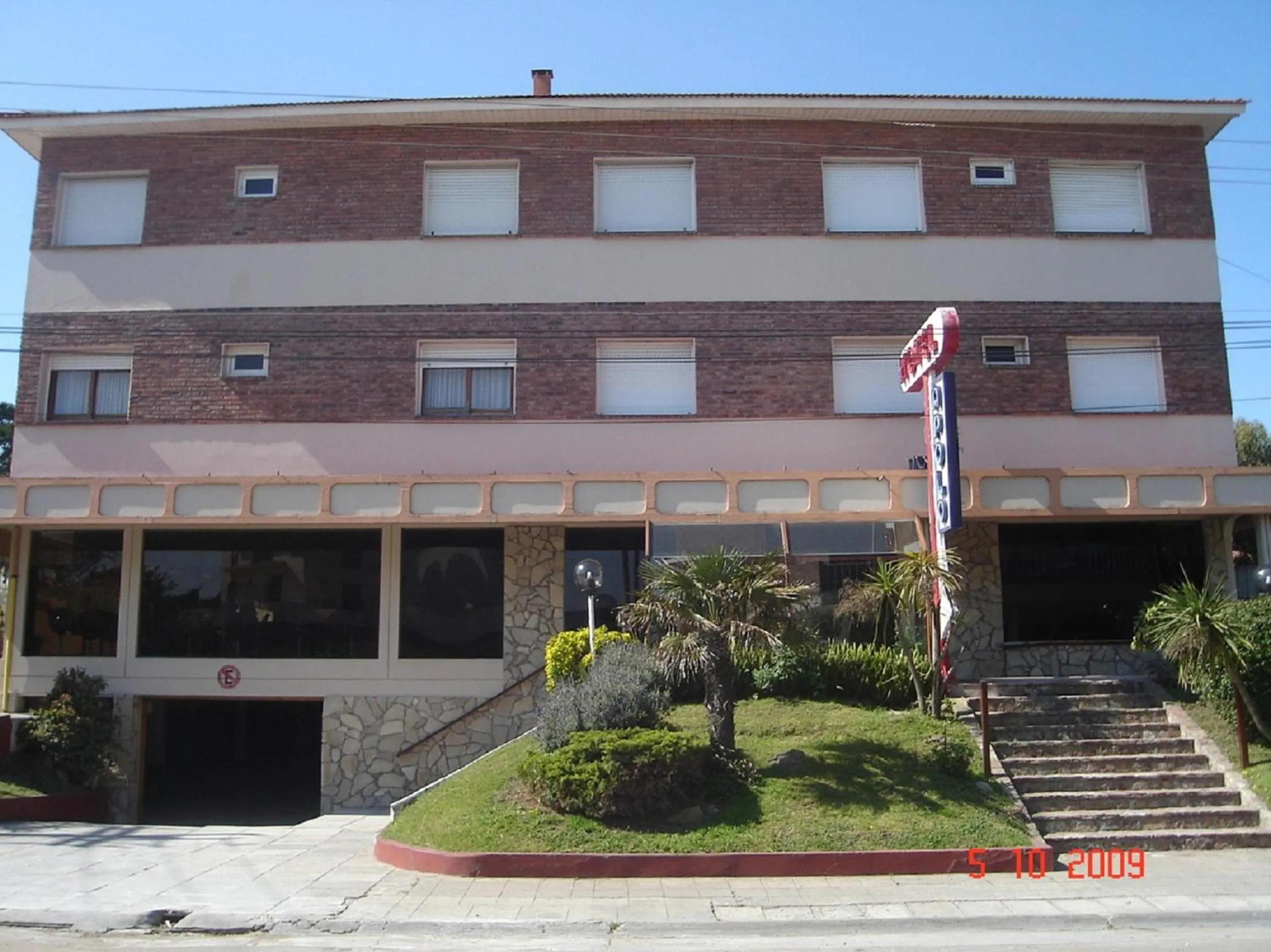 Facade/entrance in Apolo Hotel