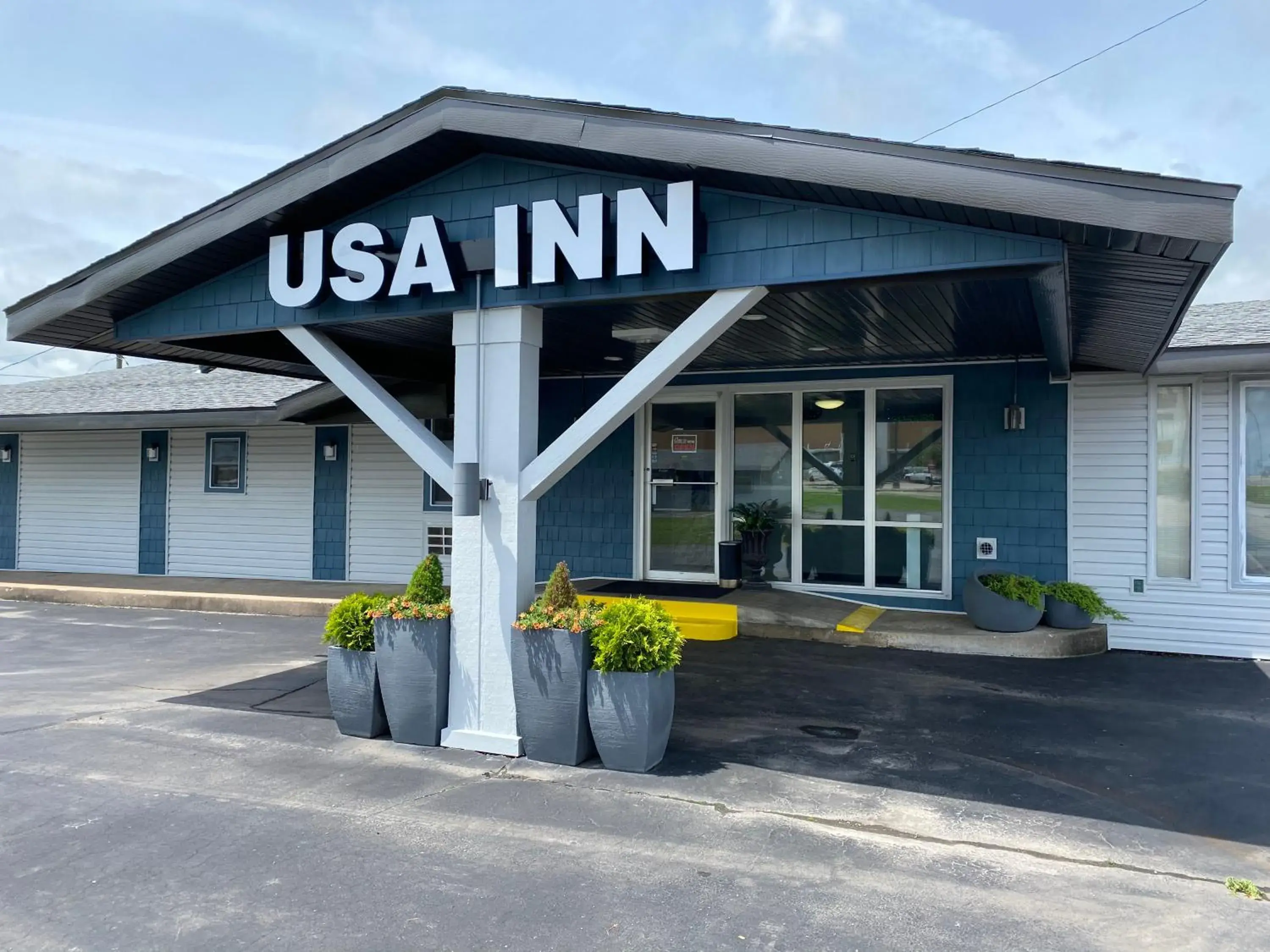 Property building in Usa Inn