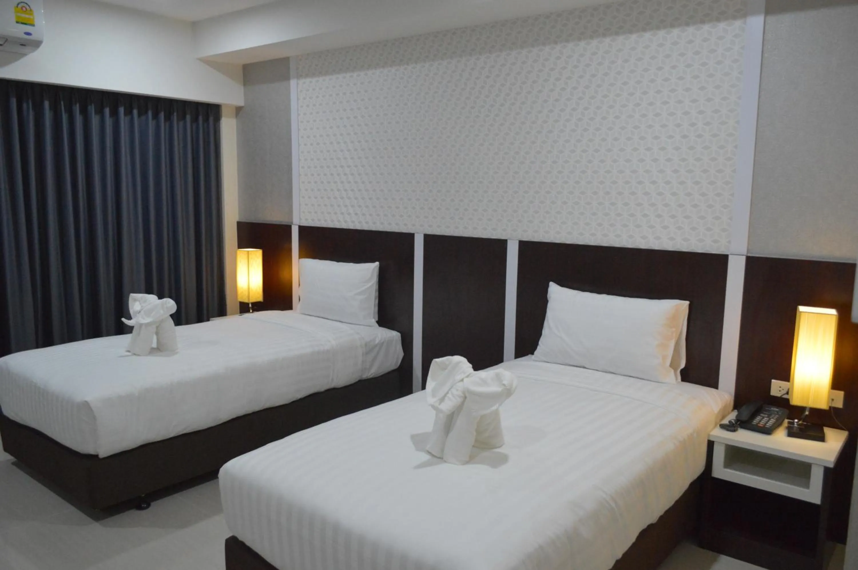 Photo of the whole room, Bed in Som-O House Hotel