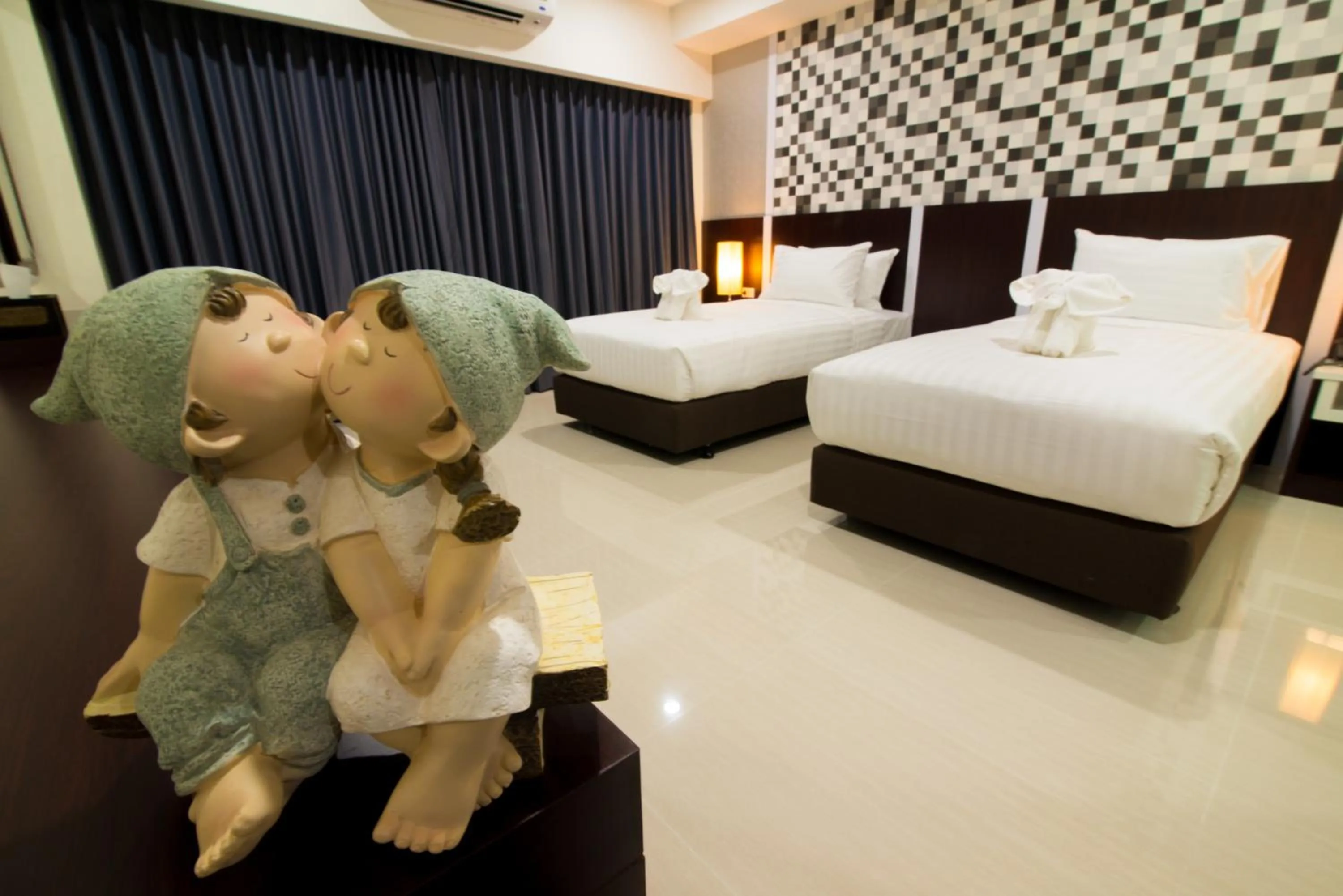 Photo of the whole room, Bed in Som-O House Hotel