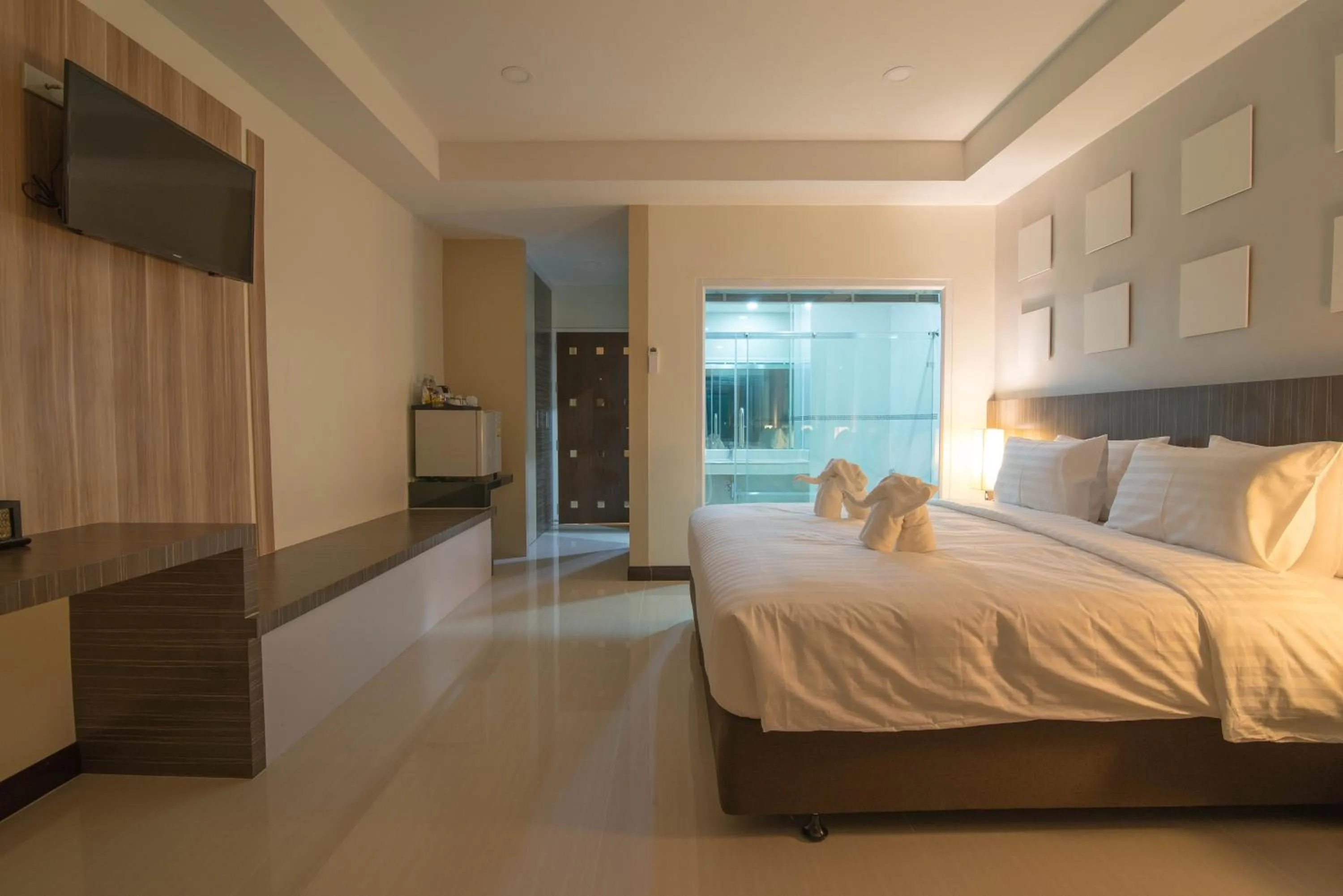 Photo of the whole room, Bed in Som-O House Hotel