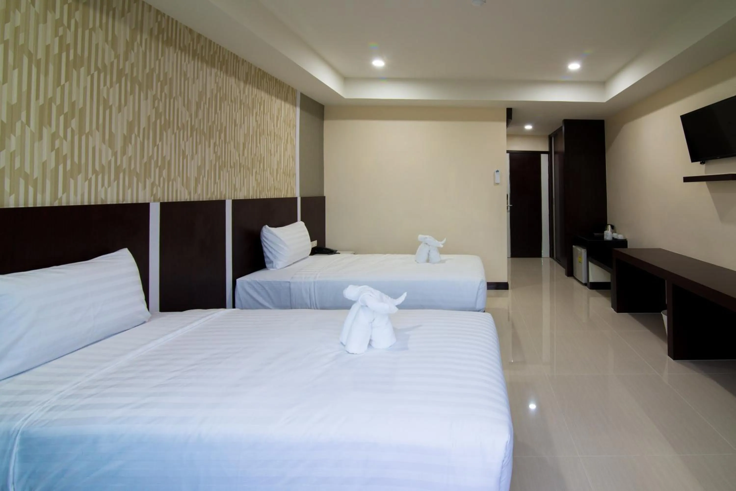 Photo of the whole room, Bed in Som-O House Hotel