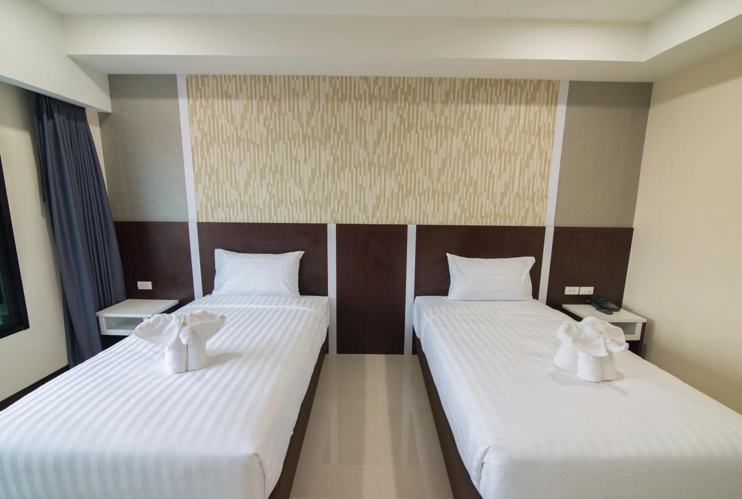 Photo of the whole room, Bed in Som-O House Hotel