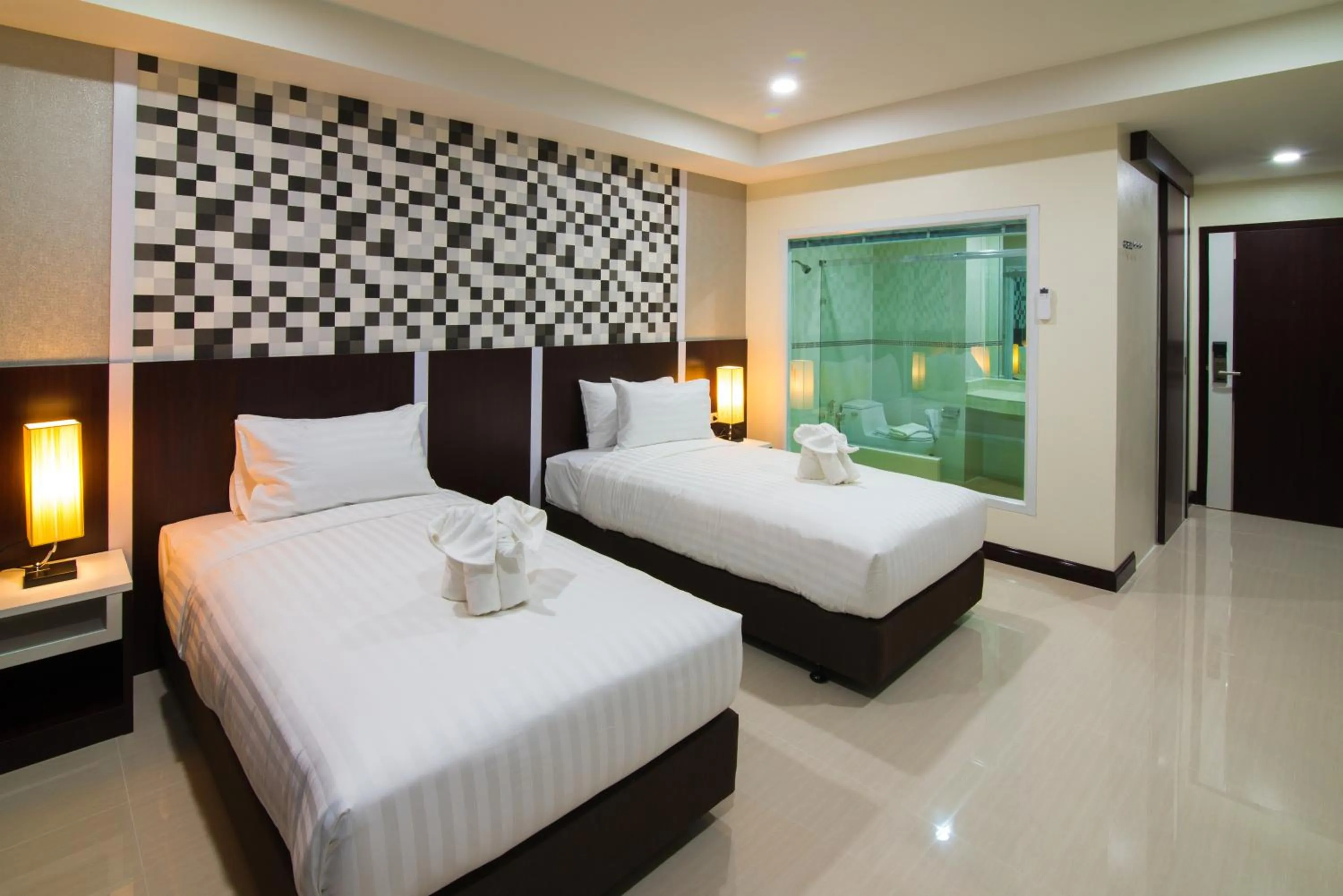 Photo of the whole room, Bed in Som-O House Hotel