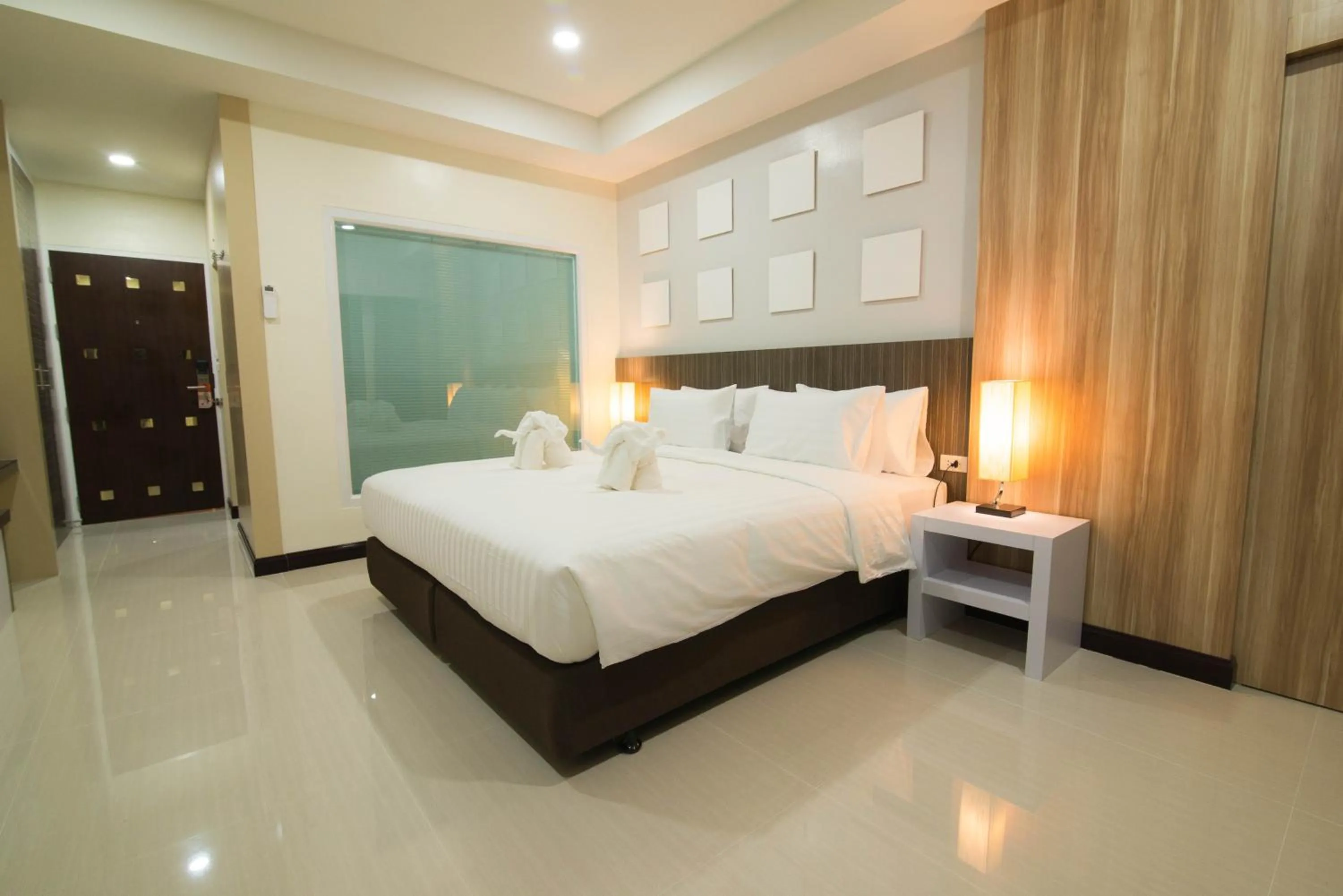 Photo of the whole room, Bed in Som-O House Hotel